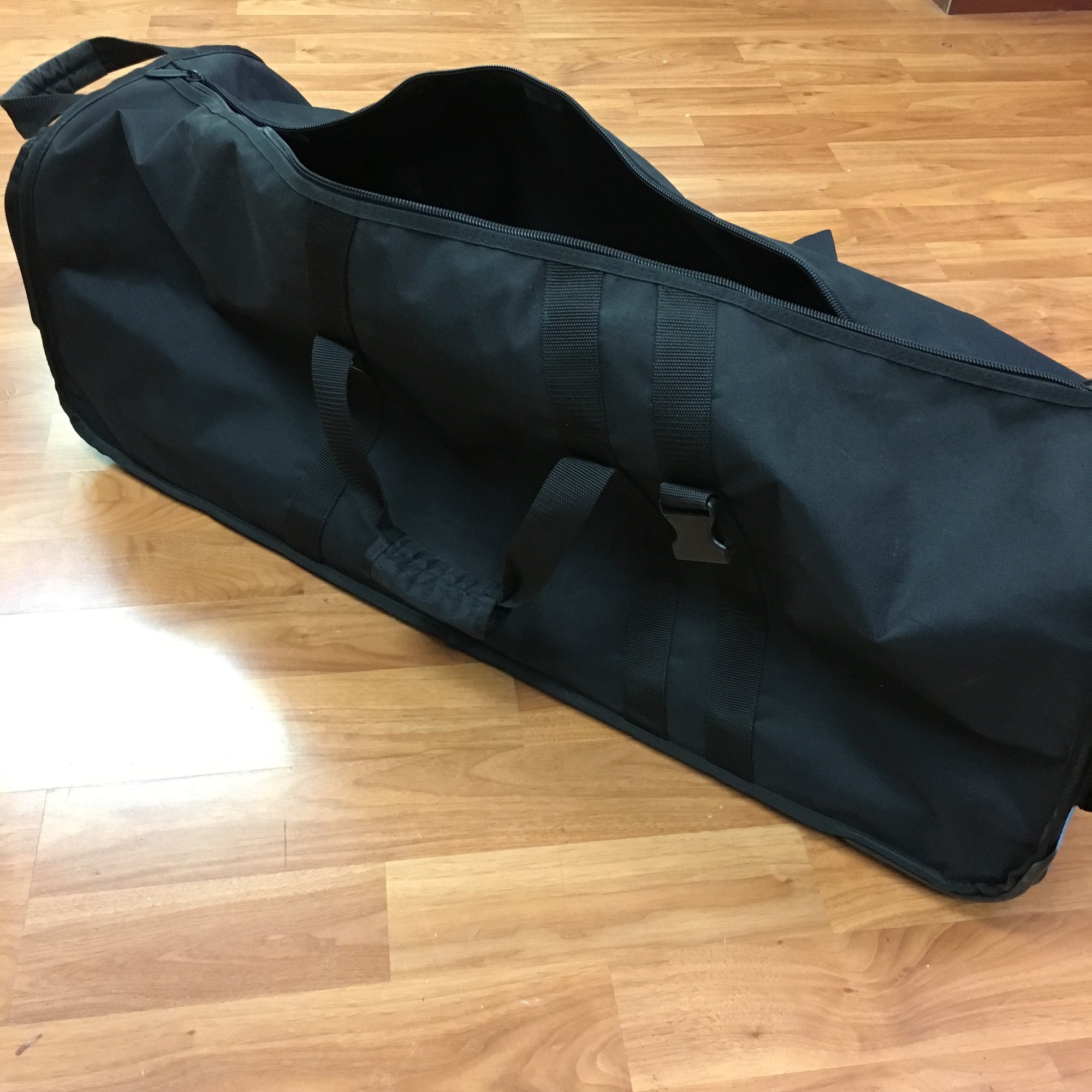 Roadrunner Rolling Hardware Bag