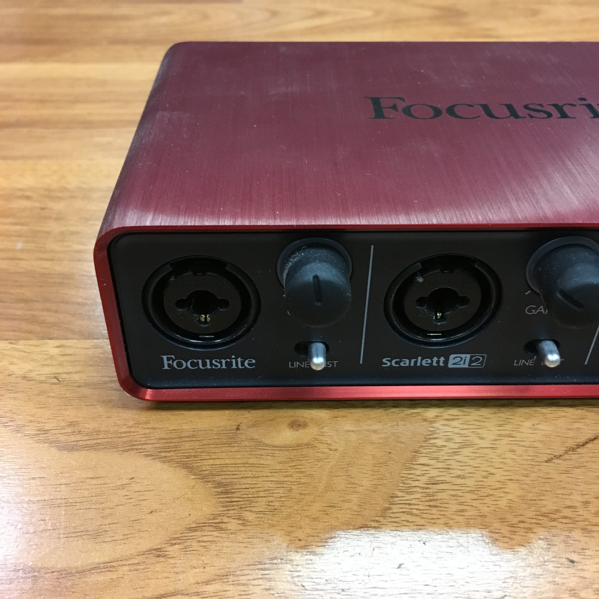 【美品】Focusrite Scarlett 2i2 Amazon.com: Focusrite Scarlett 2i2 4G with Zoom ZDM-1