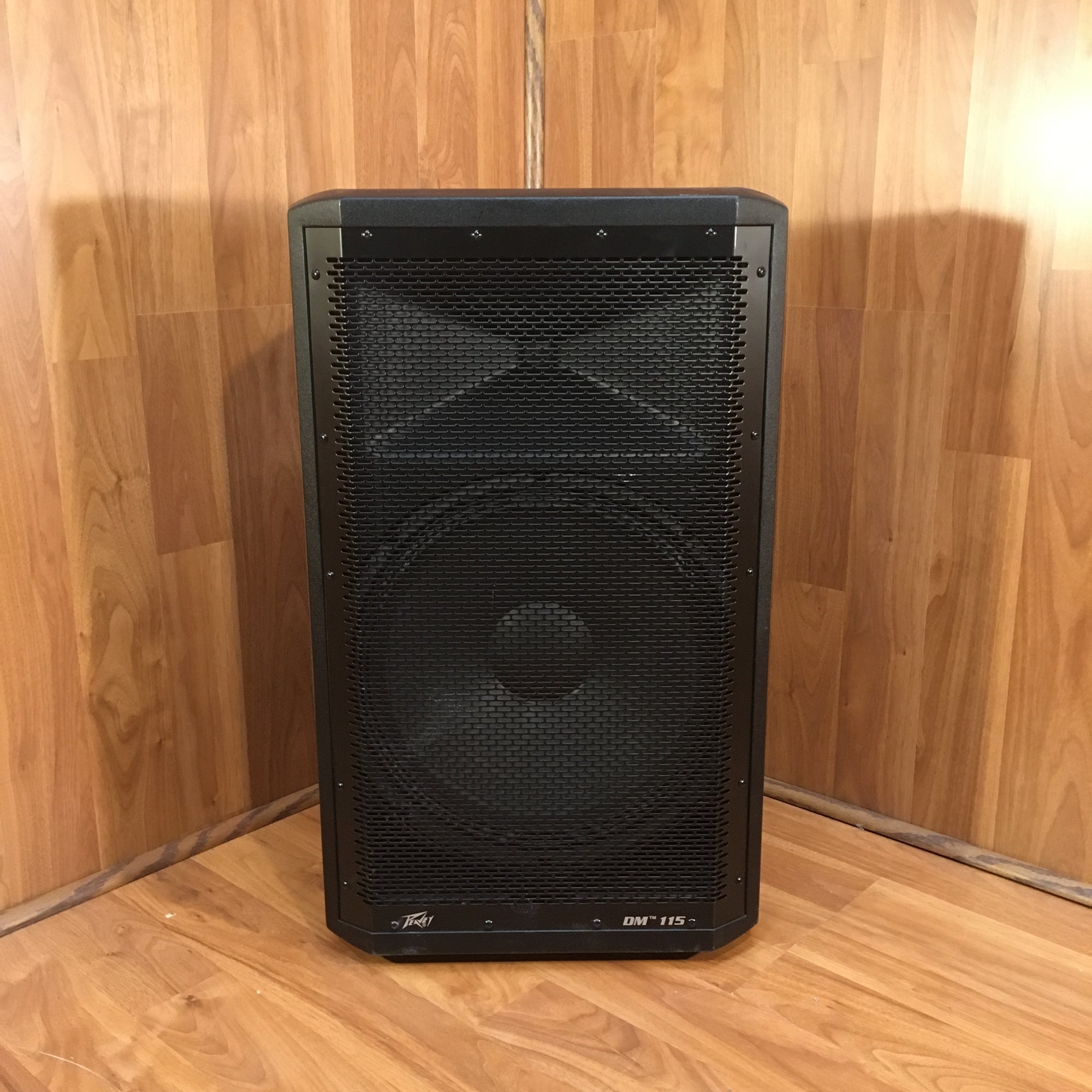 Peavey Dark Matter 115 660W 15in Powered Speaker
