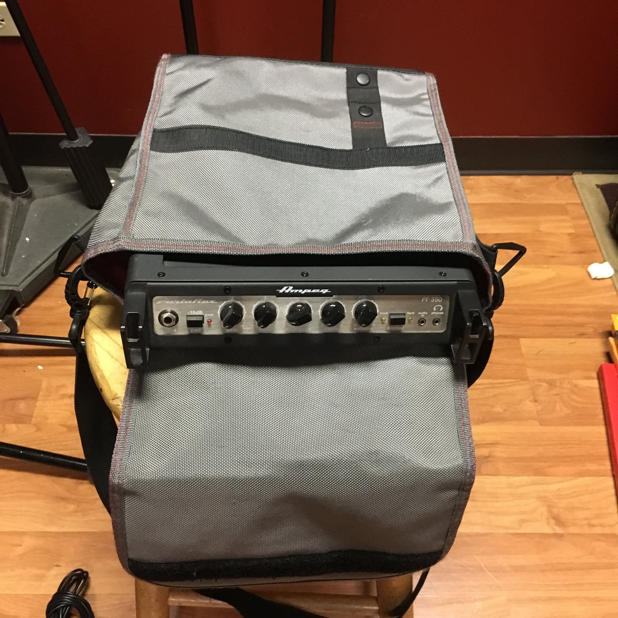 Ampeg PF350 Portaflex Amp Head w/ Case