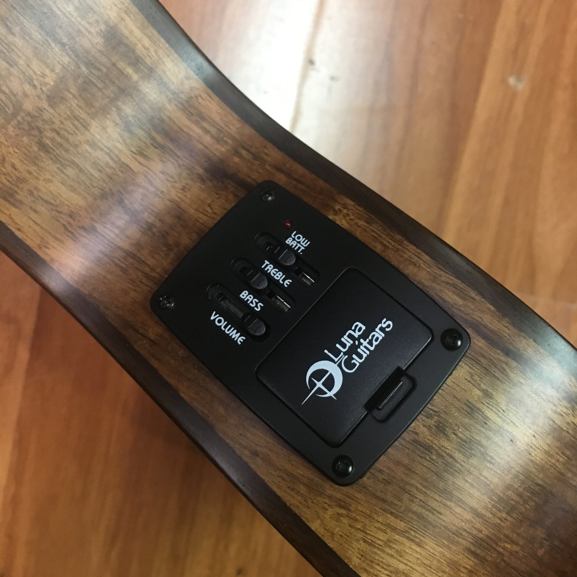 Luna HTC Koa
