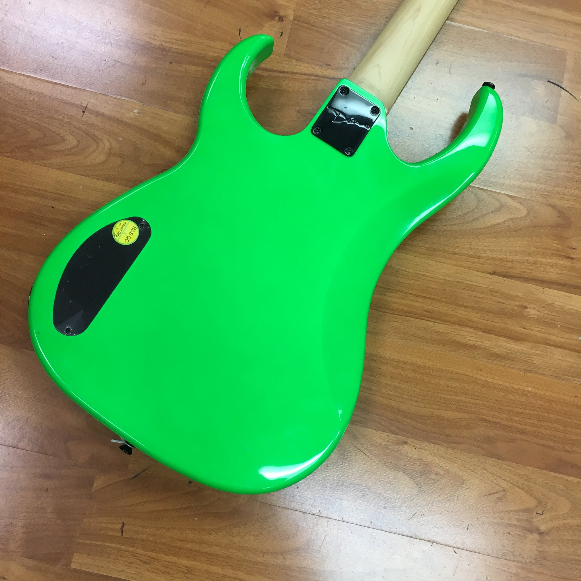 Dean Custom Zone Bass Nuclear Green