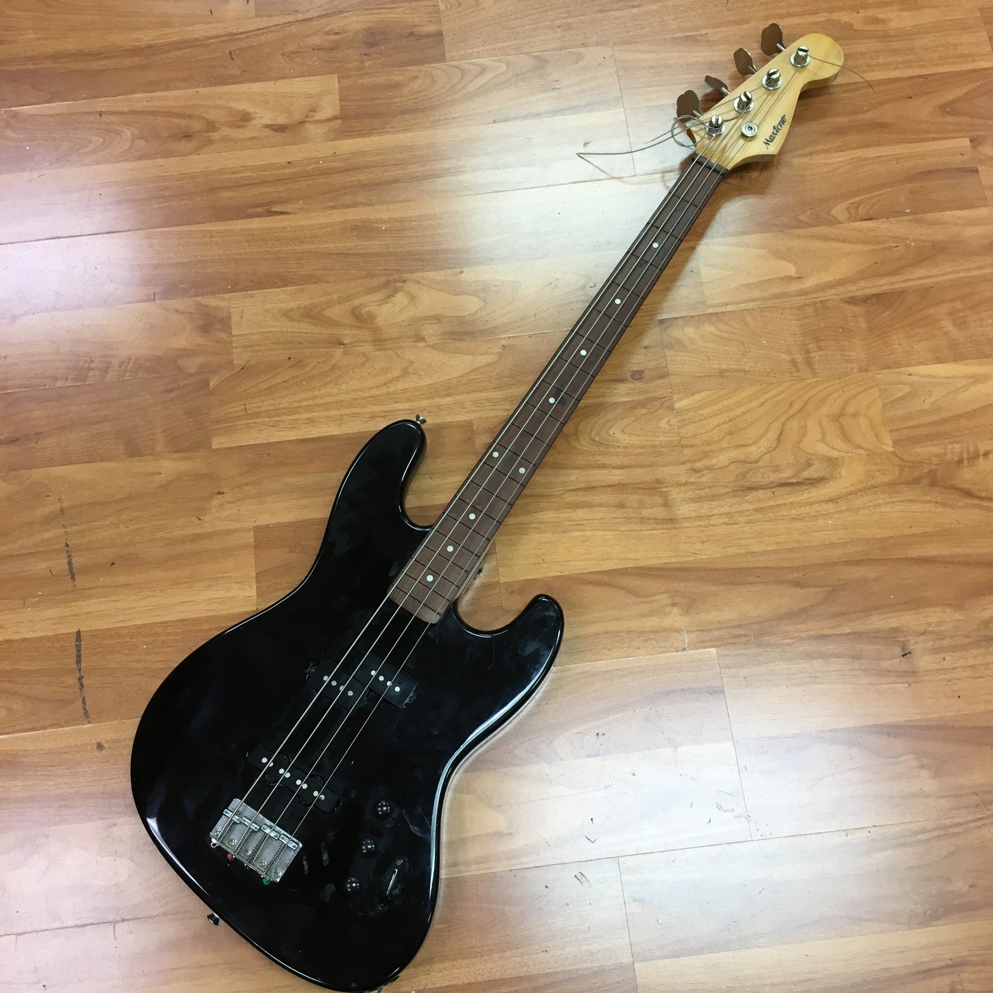 Maxtone Fretless PJ Bass (Defretted)
