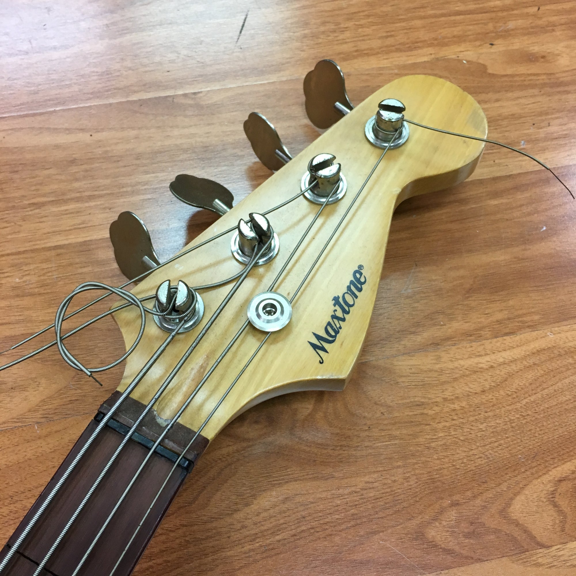 Maxtone Fretless PJ Bass (Defretted)