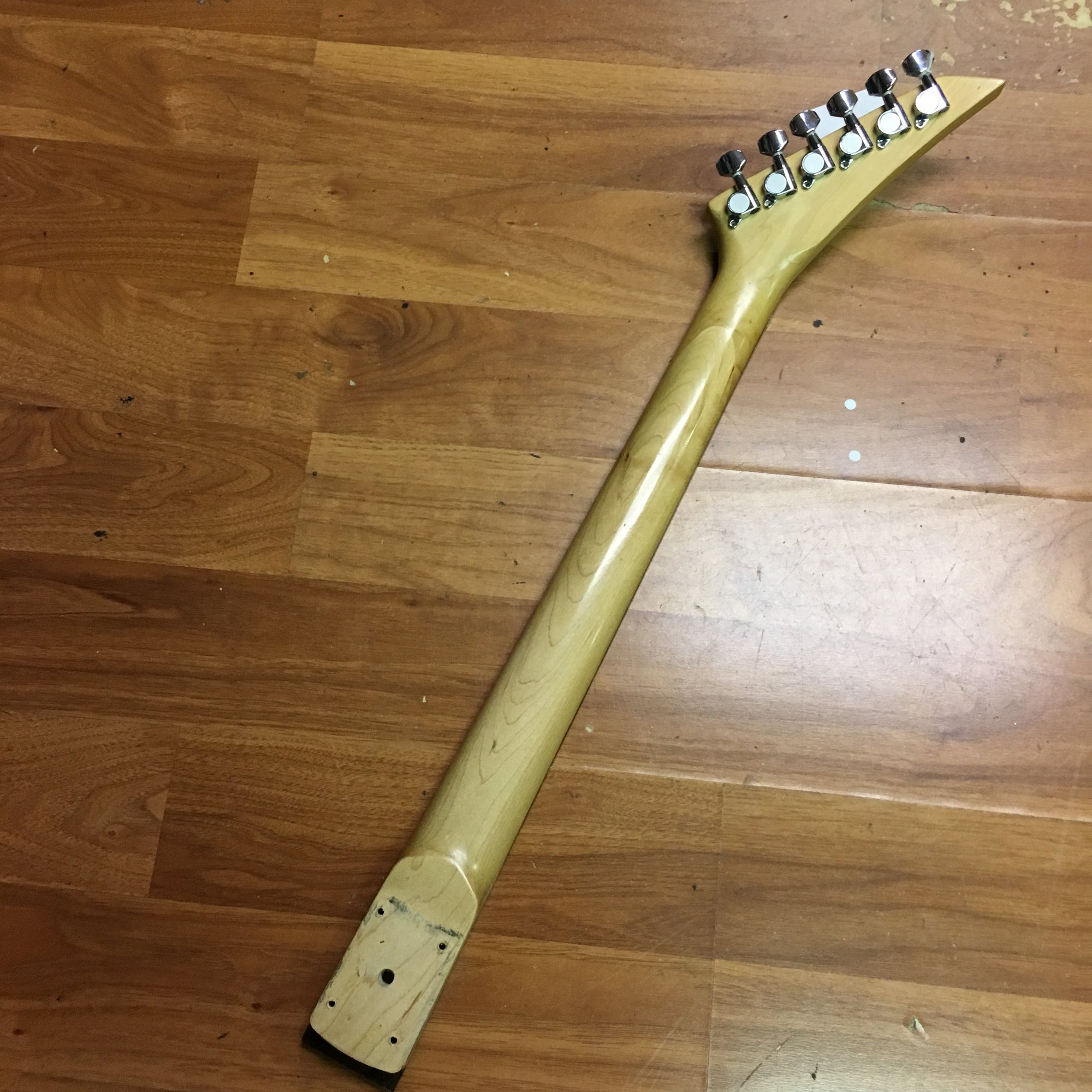 Jackson 24 Fret Neck w/ Shark Fin Inlays
