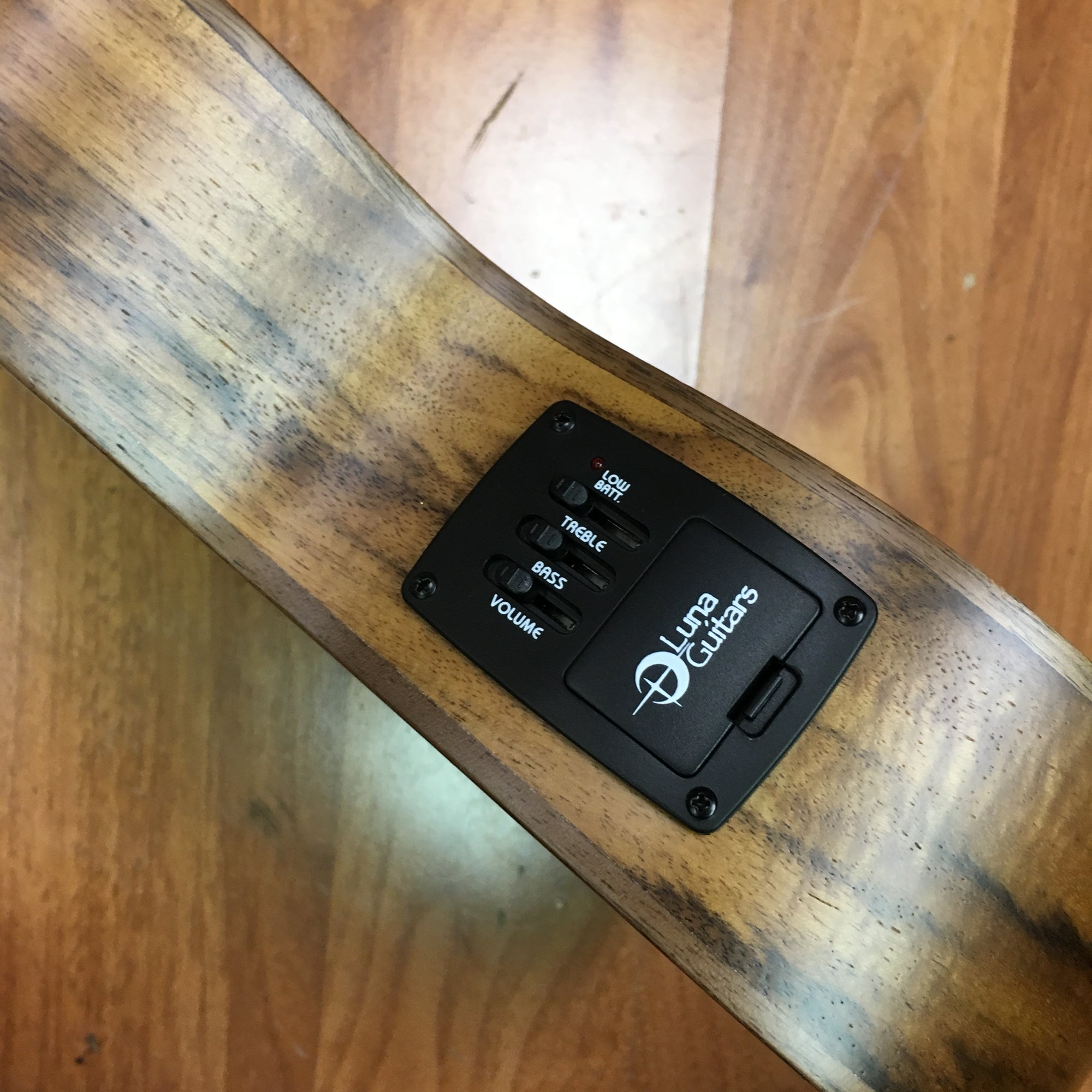 Luna HTC Koa Concert Ukulele
