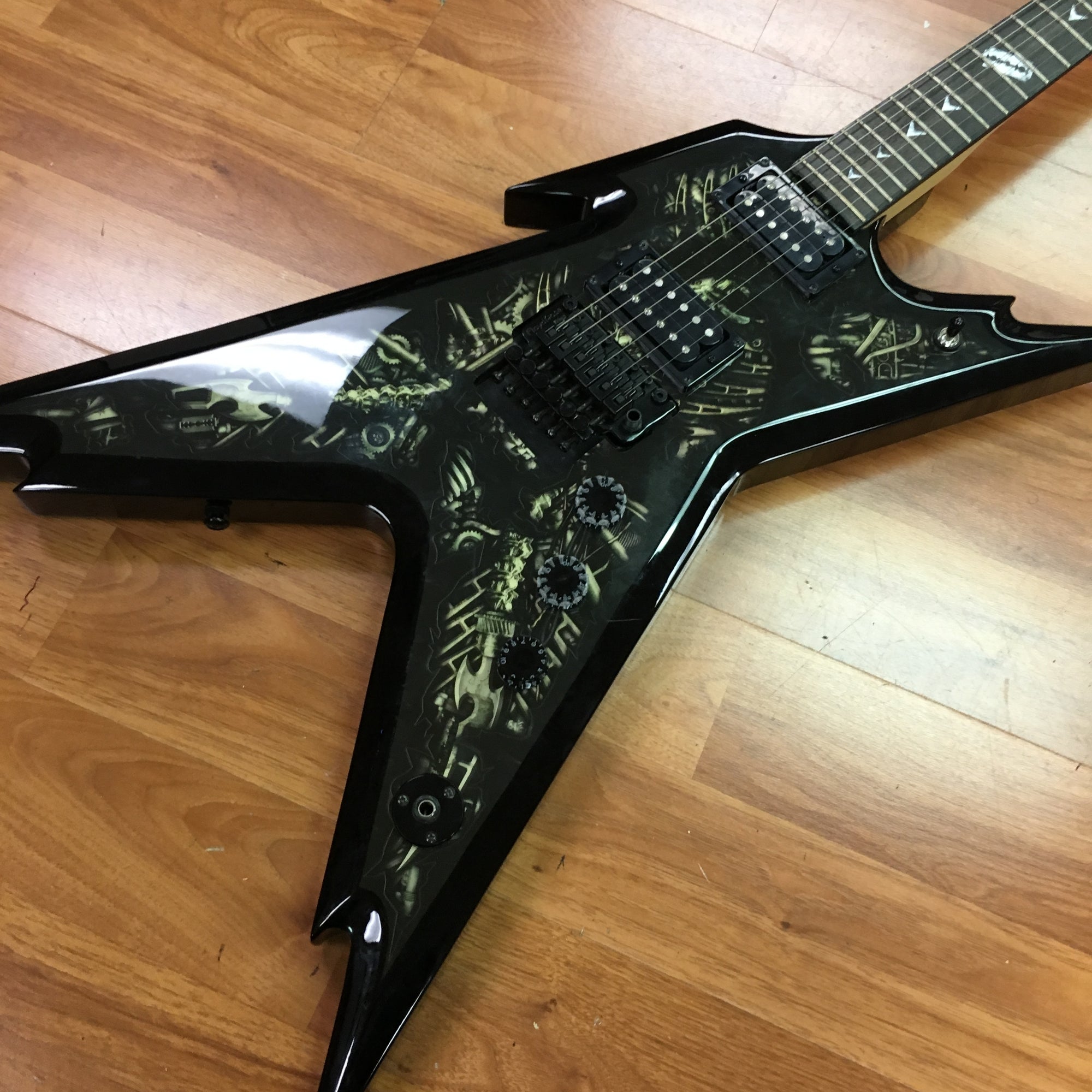 Dean Razorback Bio Mech Signed Vince Minogue w/Case