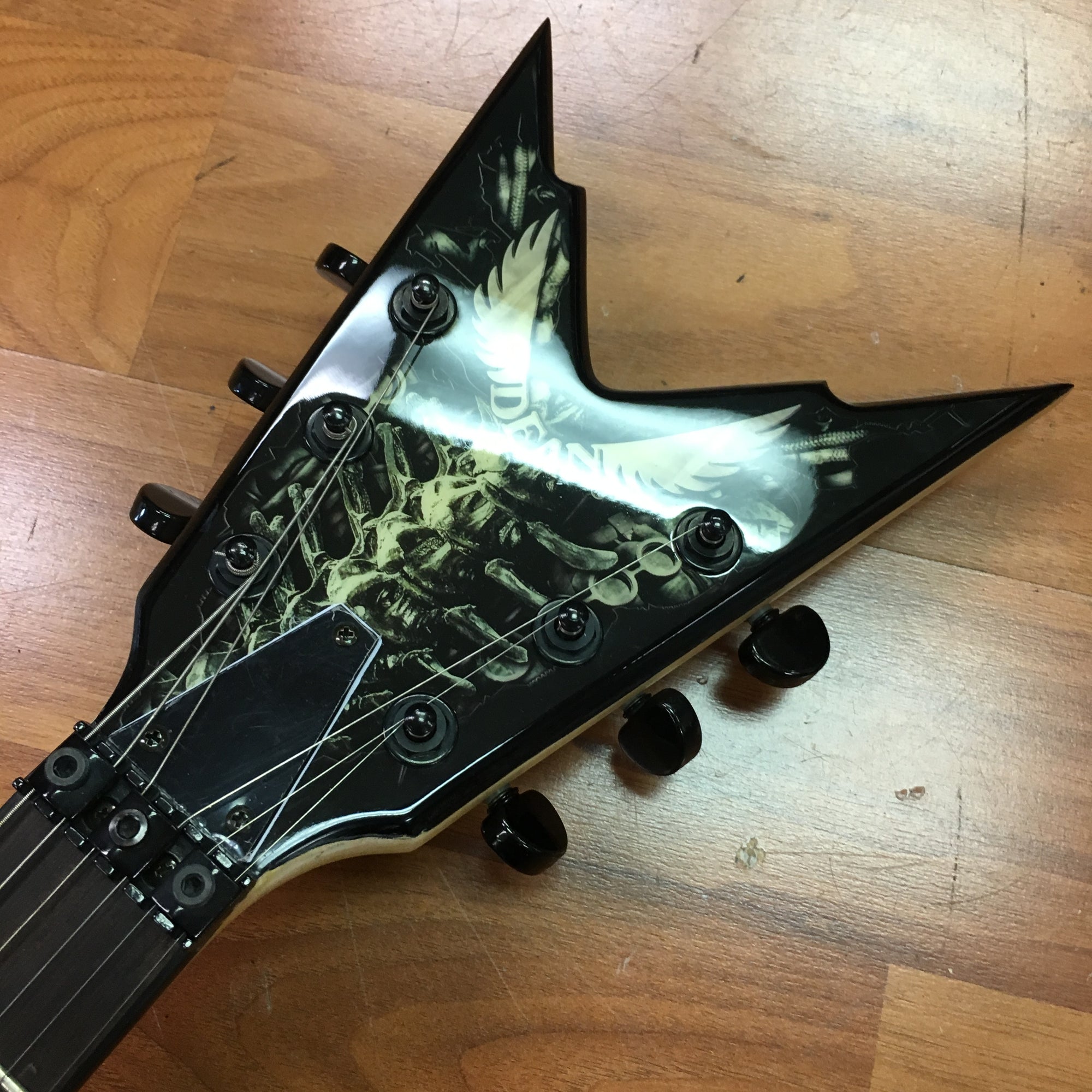 Dean Razorback Bio Mech Signed Vince Minogue w/Case