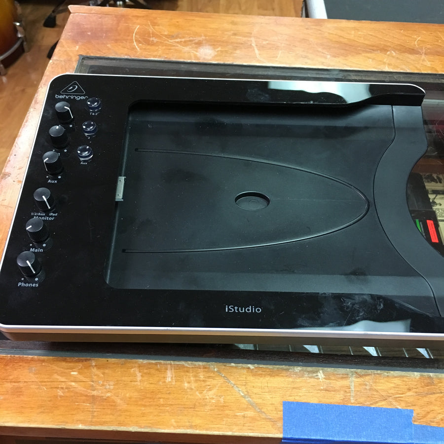 Behringer iStudio IS202 iPad Interface