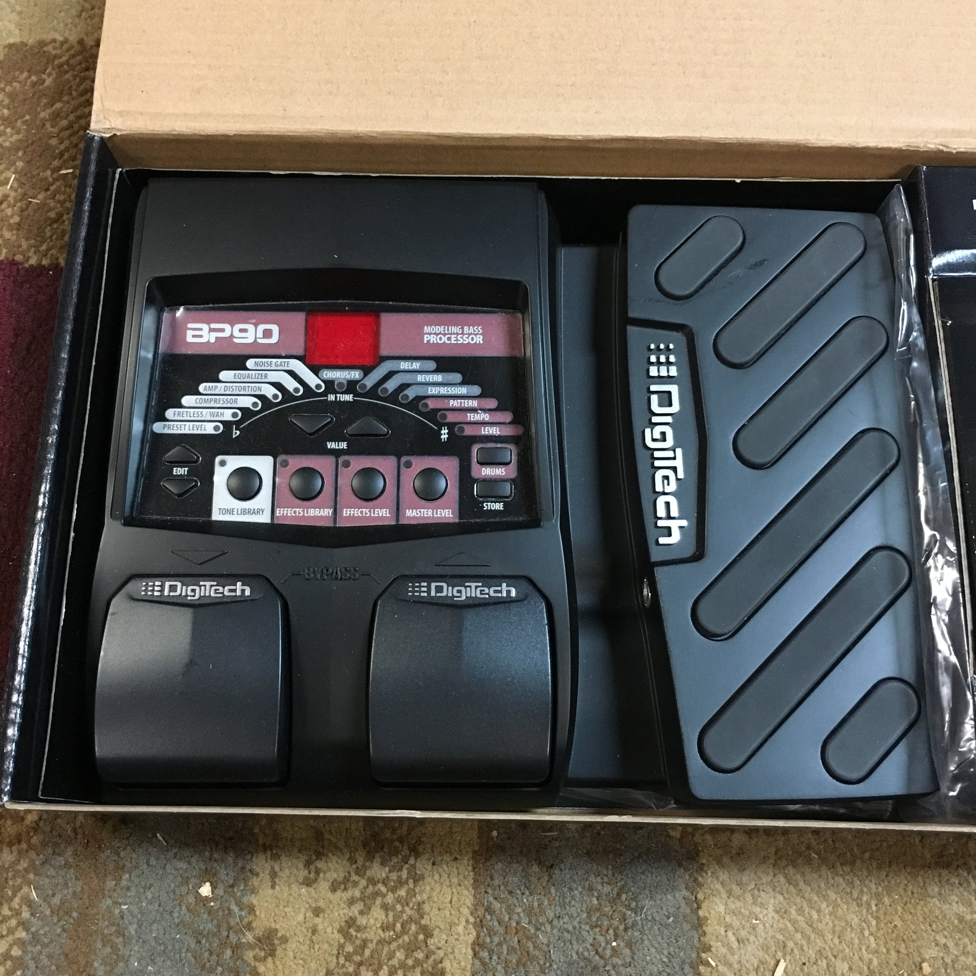 Digitech BP90 Bass Multieffects w. PS