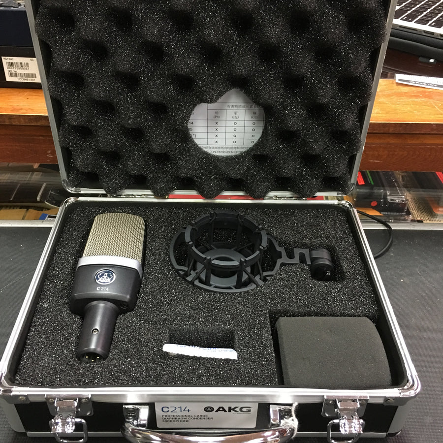 AKG C214 Microphone w. Case