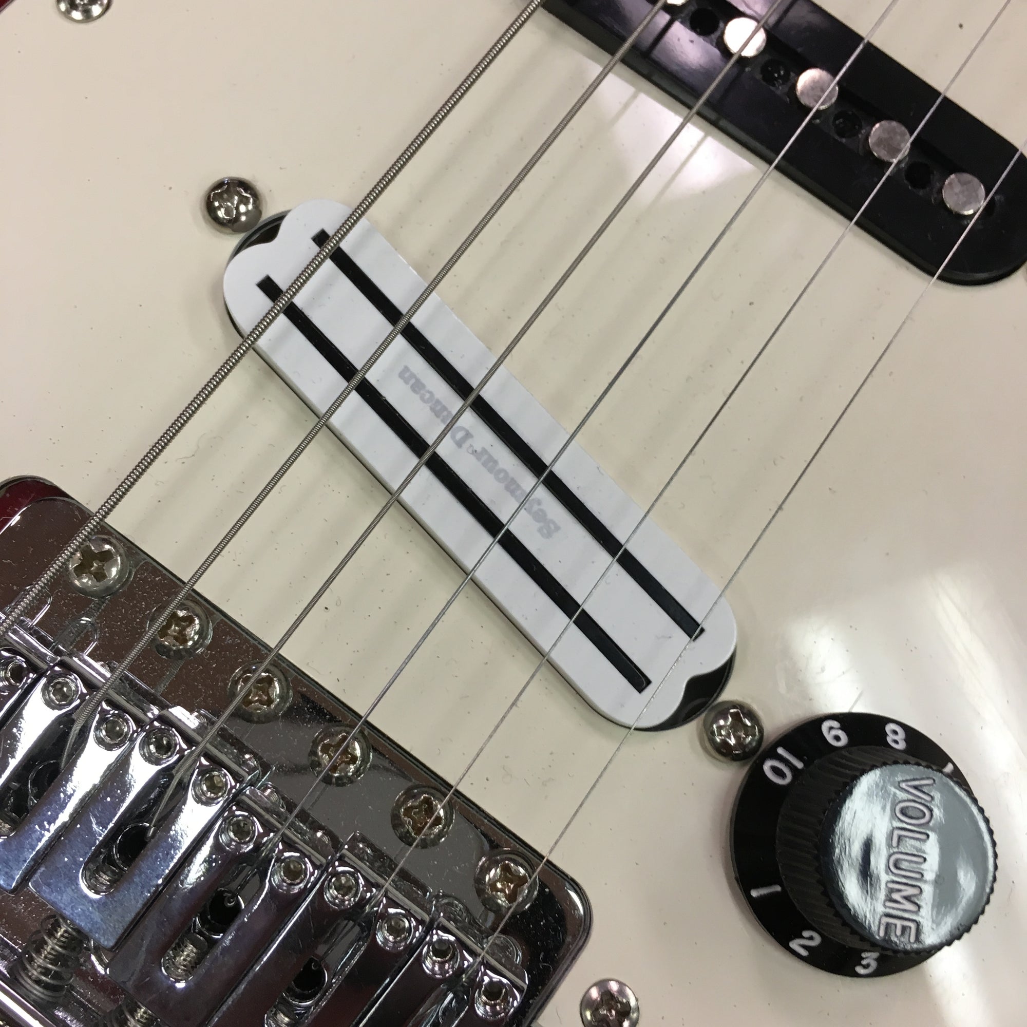 Squier II Stratocaster MIK w/ Duncan Hot Rail - Evolution Music