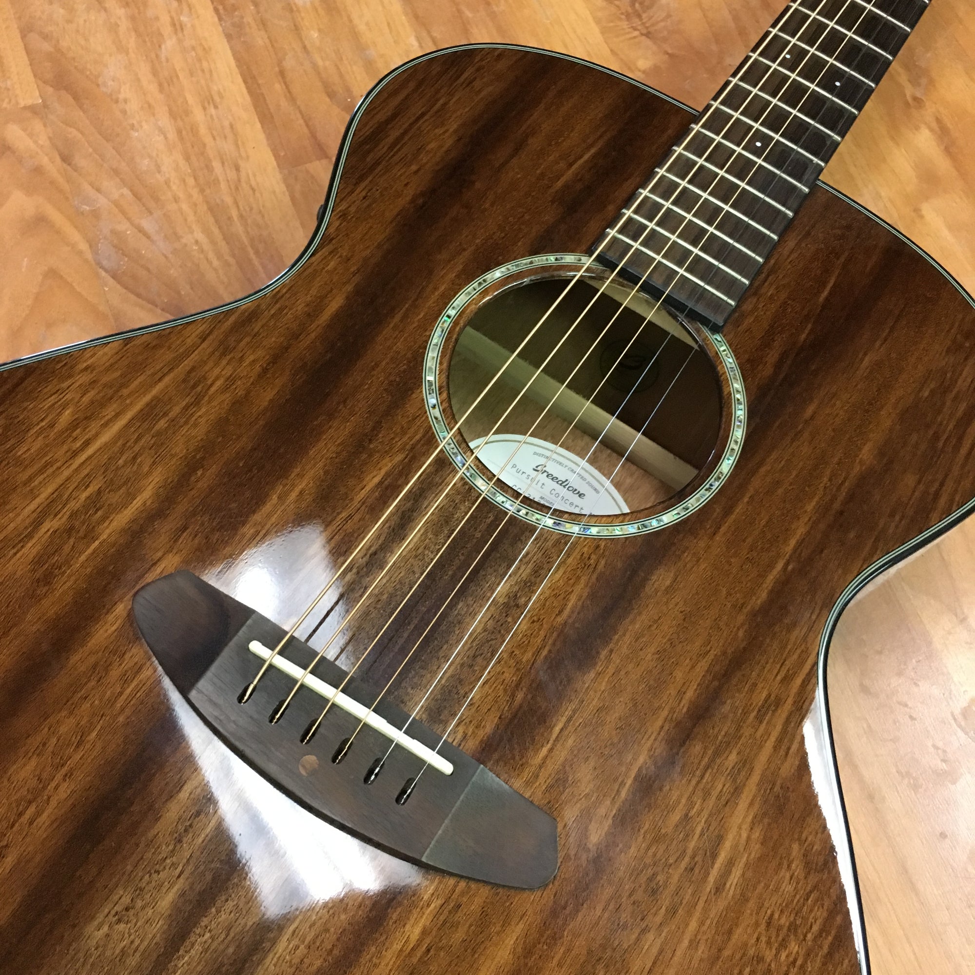 Breedlove Pursuit Concert Mahogany Acoustic Electric