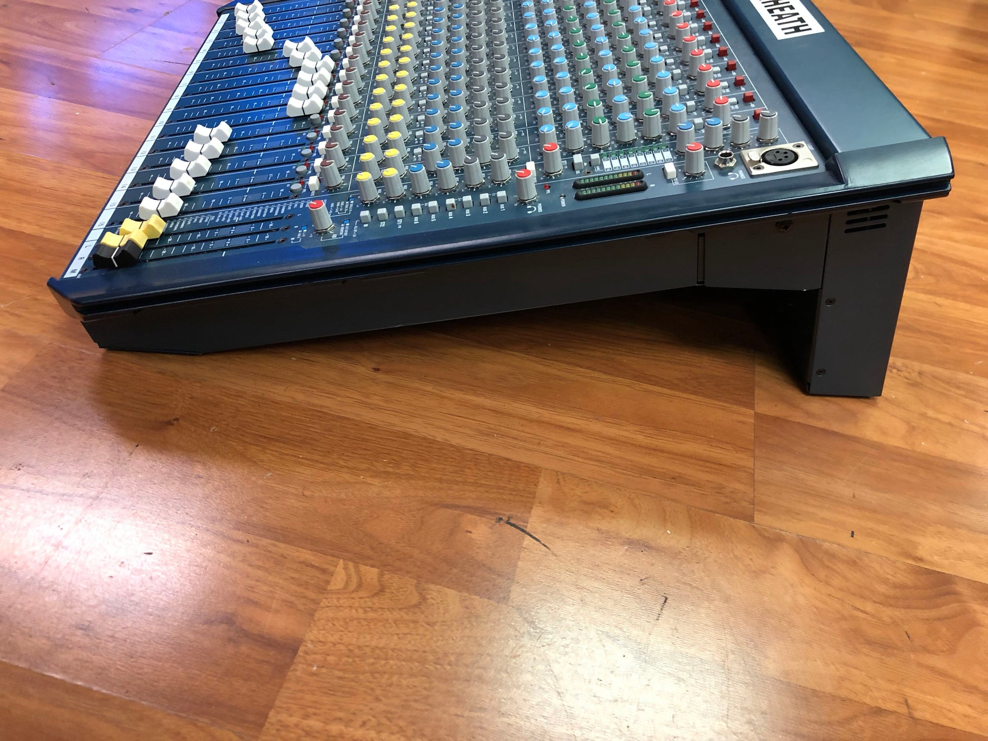 Allen & Heath MixWizard 3 16:2 Mixer