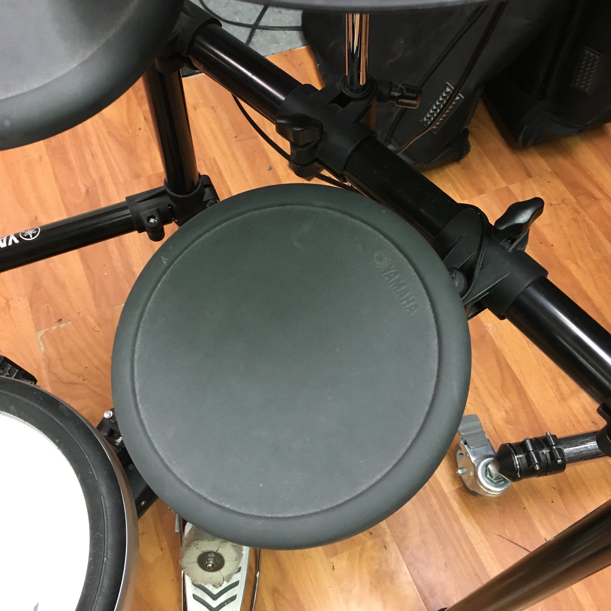 Yamaha DTX-502 Electronic Kit w/ Kick Pedal