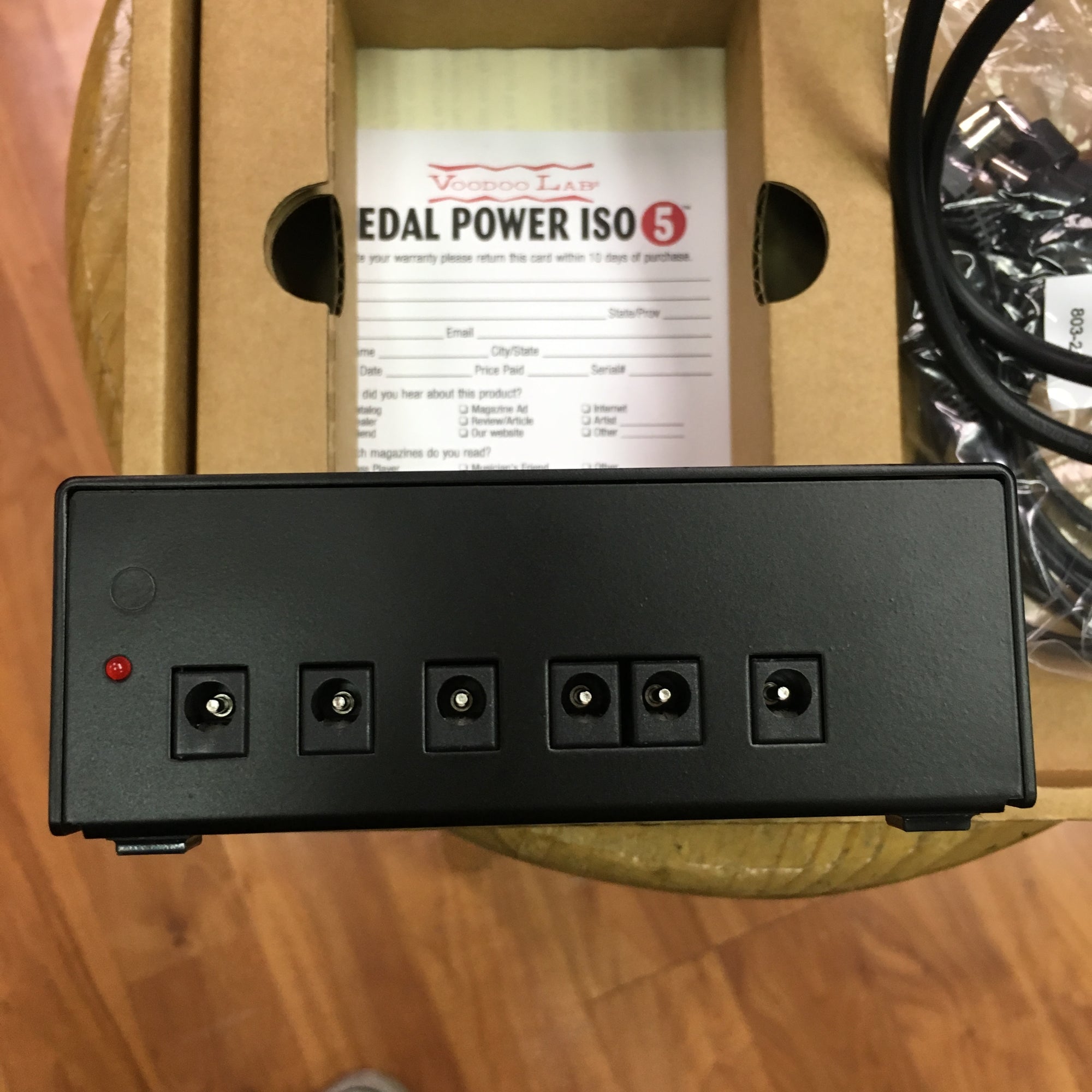 Voodoo Labs ISO 5 w/box & Cables