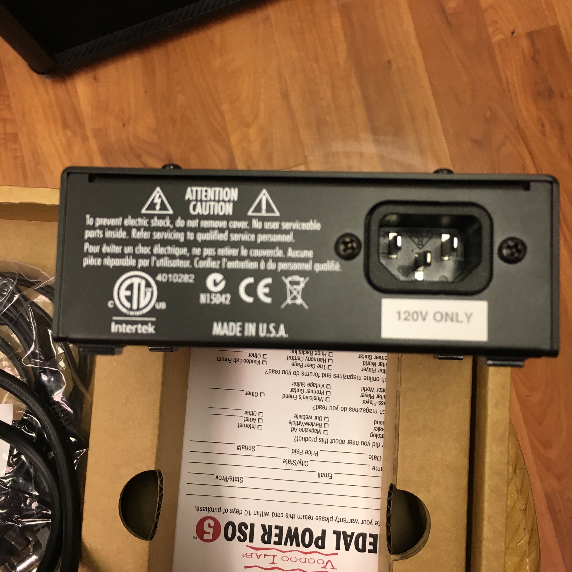 Voodoo Labs ISO 5 w/box & Cables