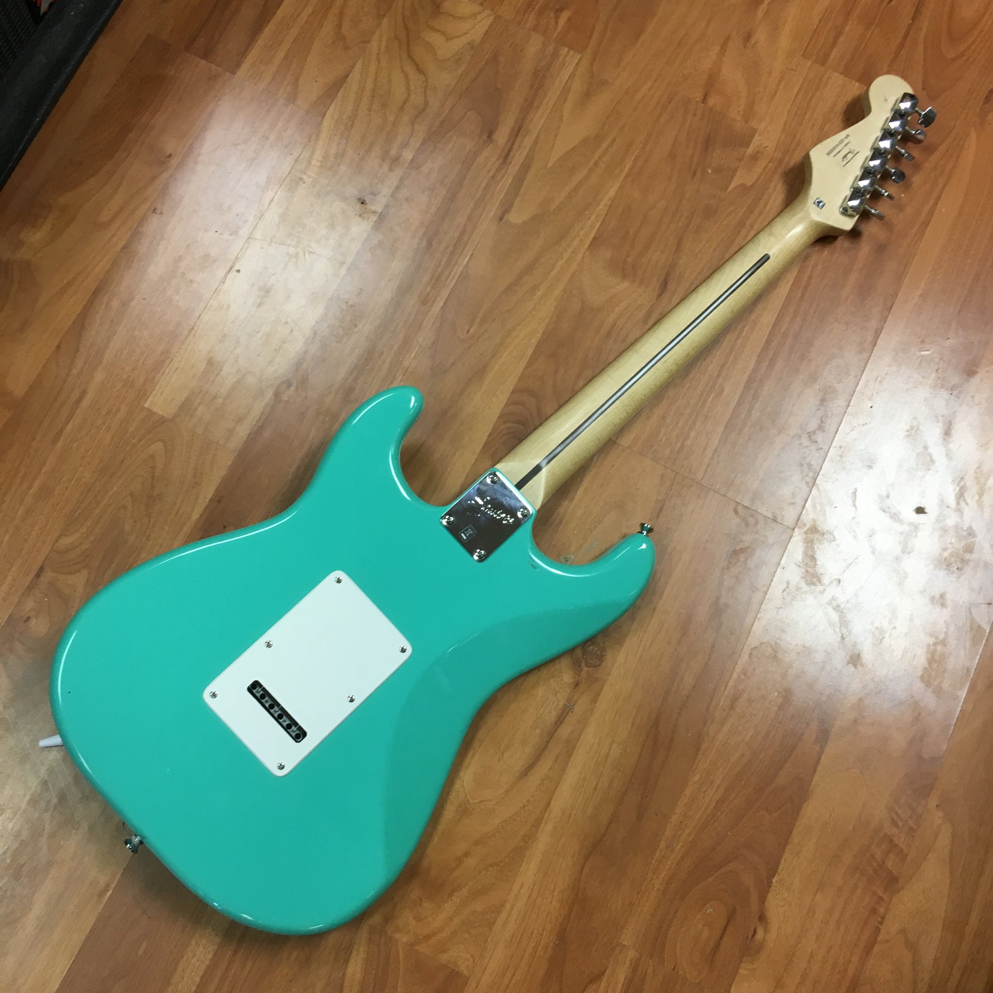 【美品】Squire BULLET STRAT 限定カラー サーフグリーン L70499000003000-00-600x600.jpg