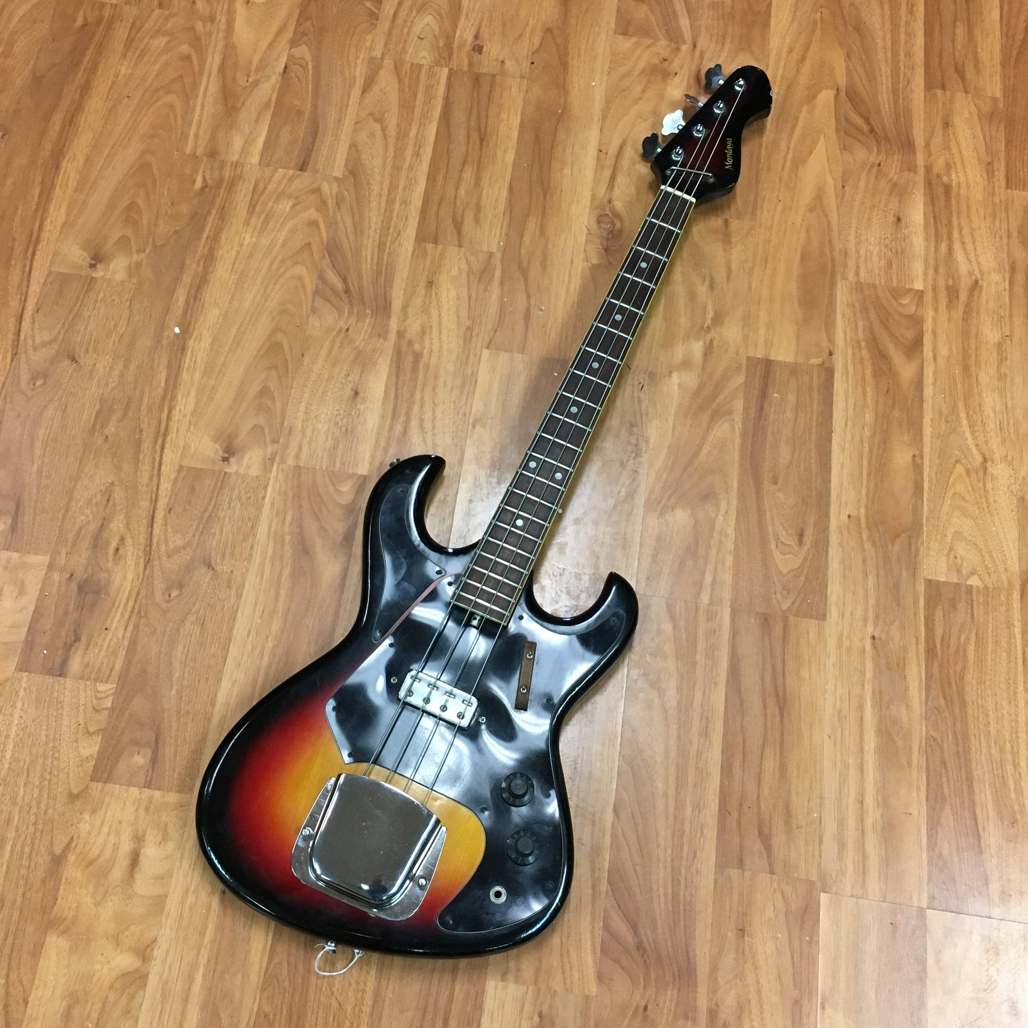 Montoya 4 String Short Scale Bass - Made in Japan