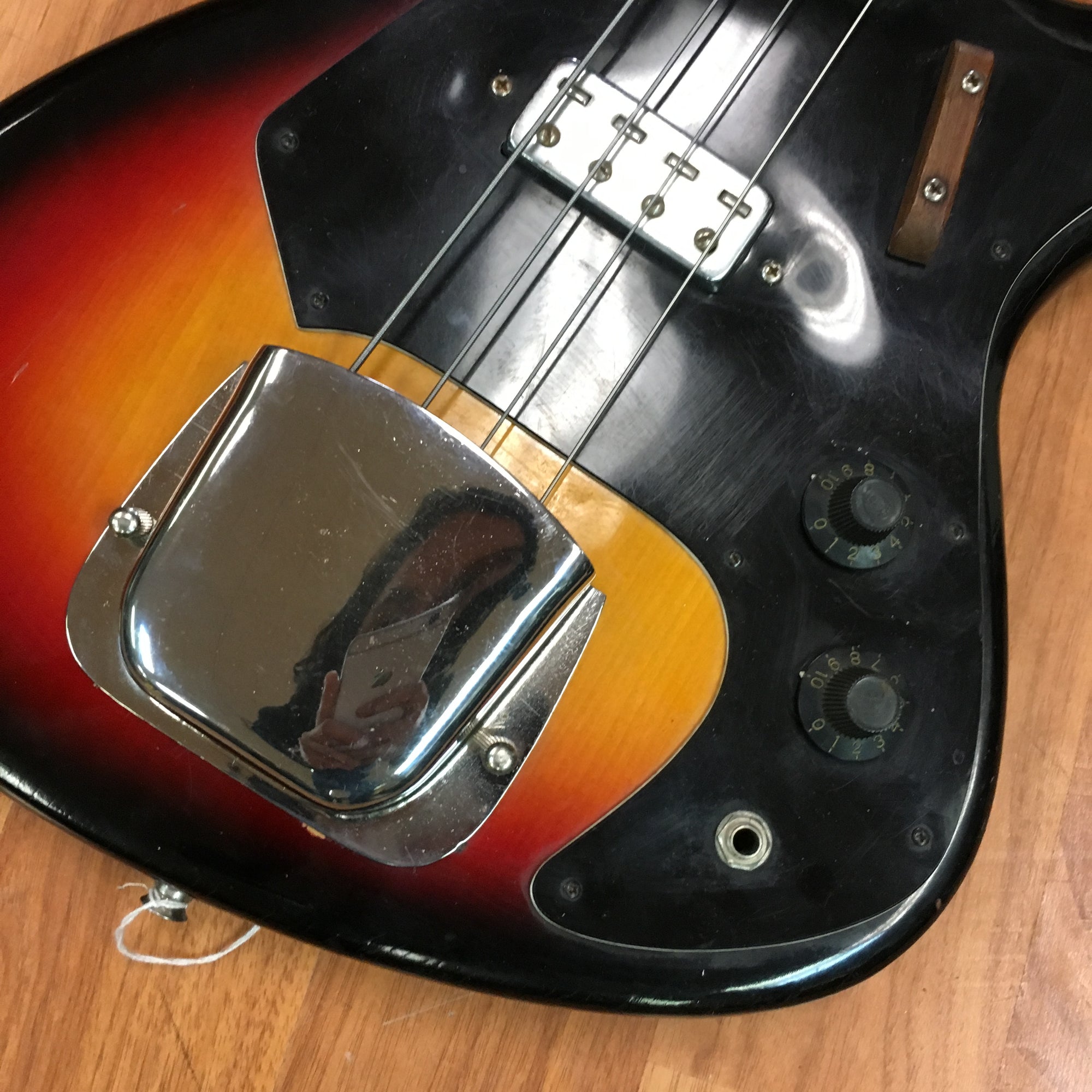 Montoya 4 String Short Scale Bass - Made in Japan