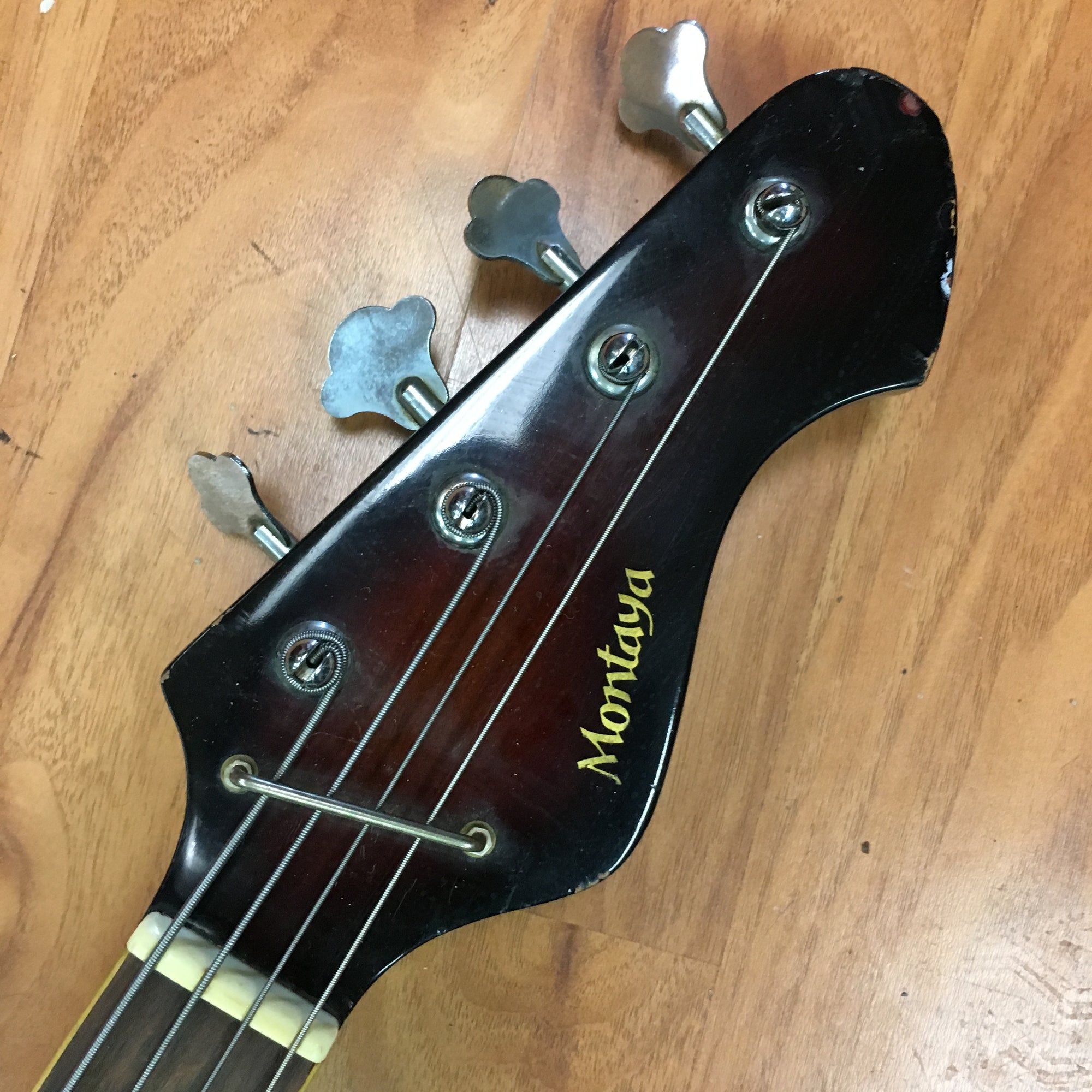 Montoya 4 String Short Scale Bass - Made in Japan