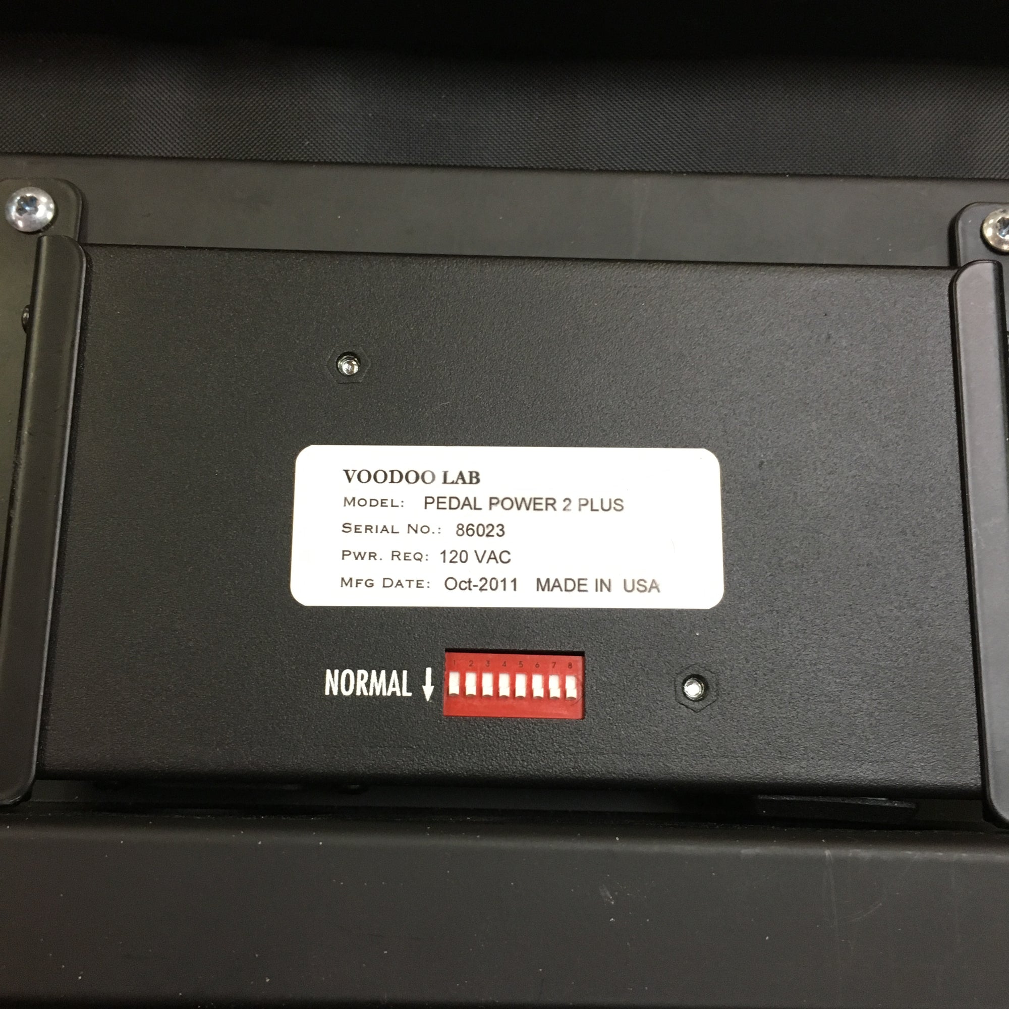 Pedaltrain 2 w/ Voodoo Labs Pedal Power 2 Plus & Soft Case
