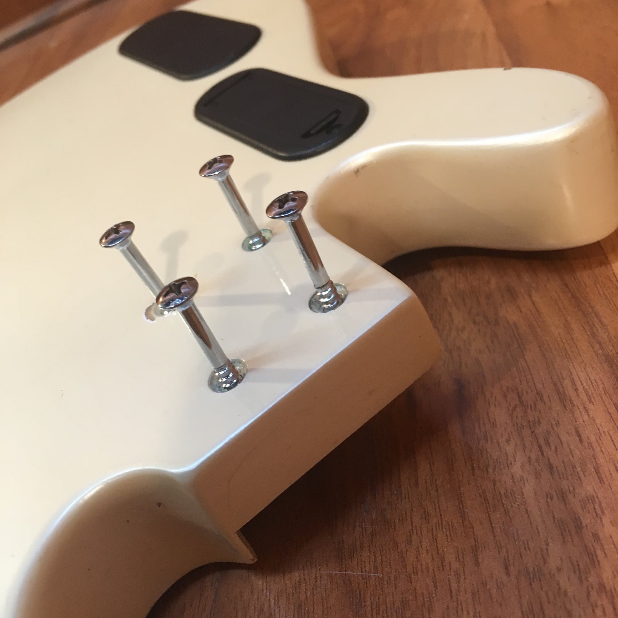 Guitar Body with Speaker