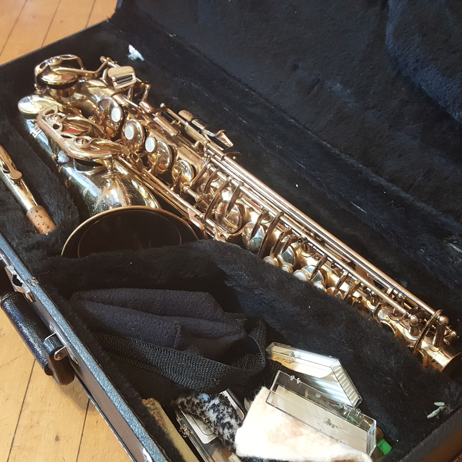 Jupiter Saxophone 767 with case