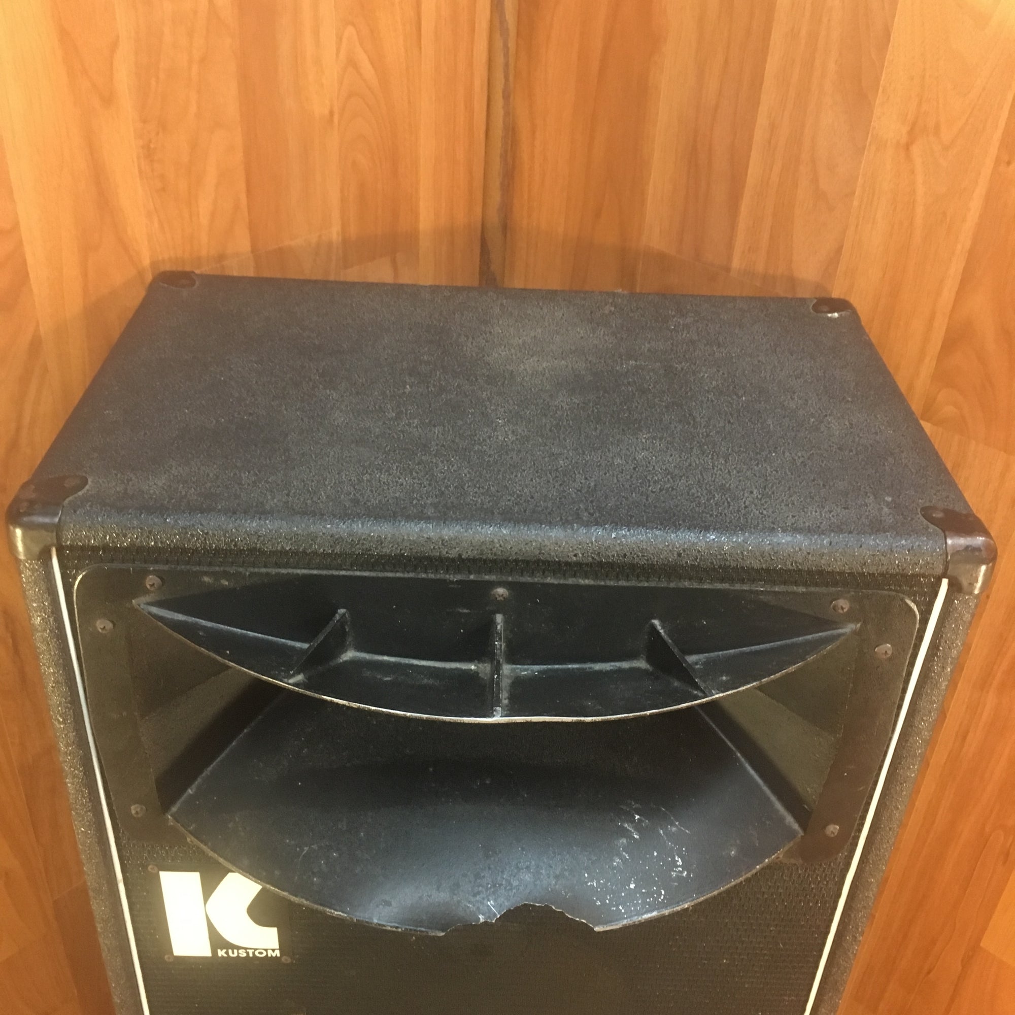 Kustom 2x12 Plus Horn Speaker Tower