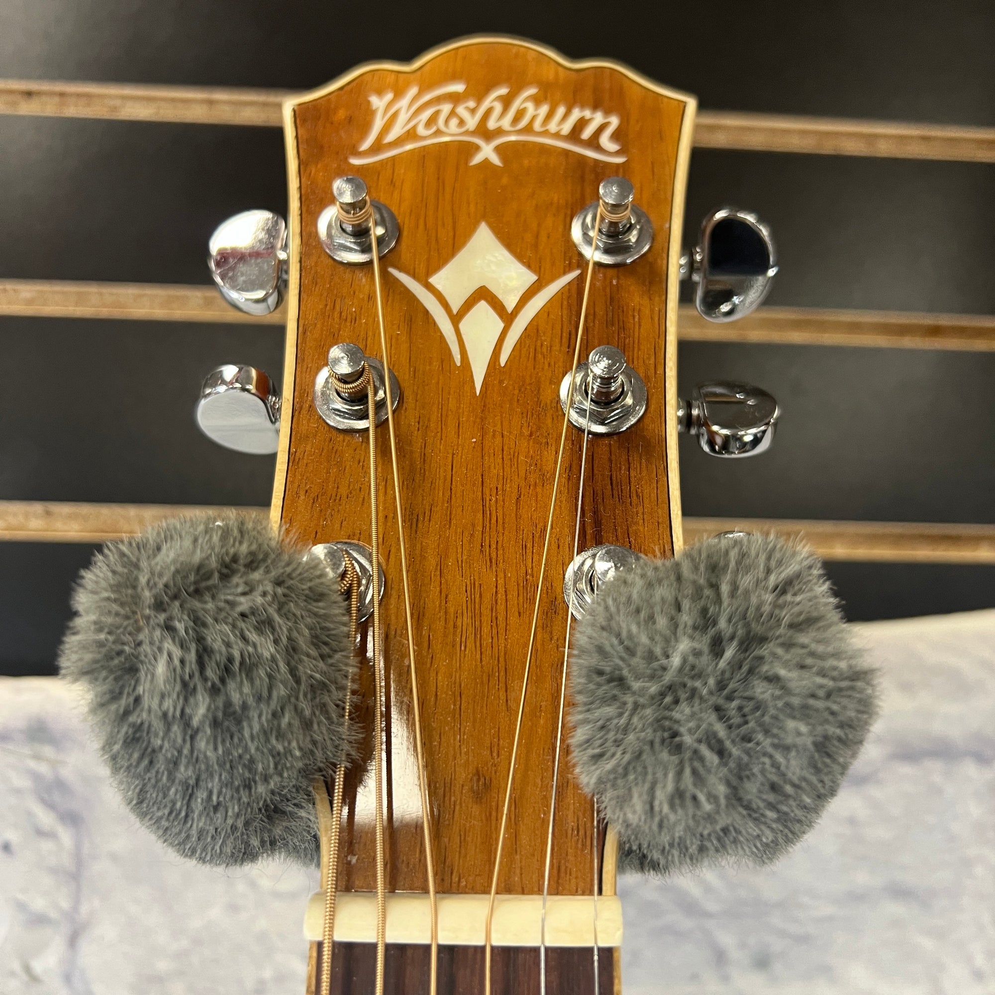 Washburn WSJ50 Elite Jumbo Acoustic Guitar with Hard Case