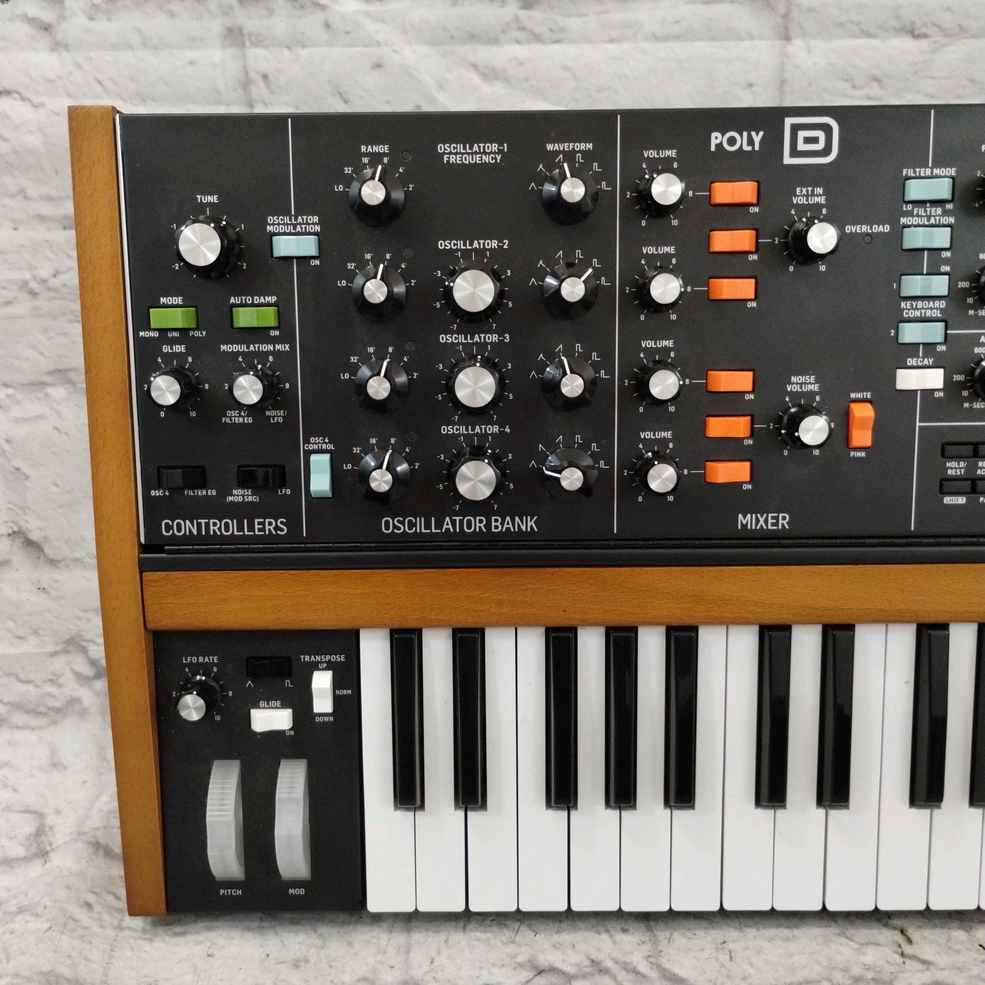Behringer Poly D 4-Voice Polyphonic Synthesizer - Evolution
