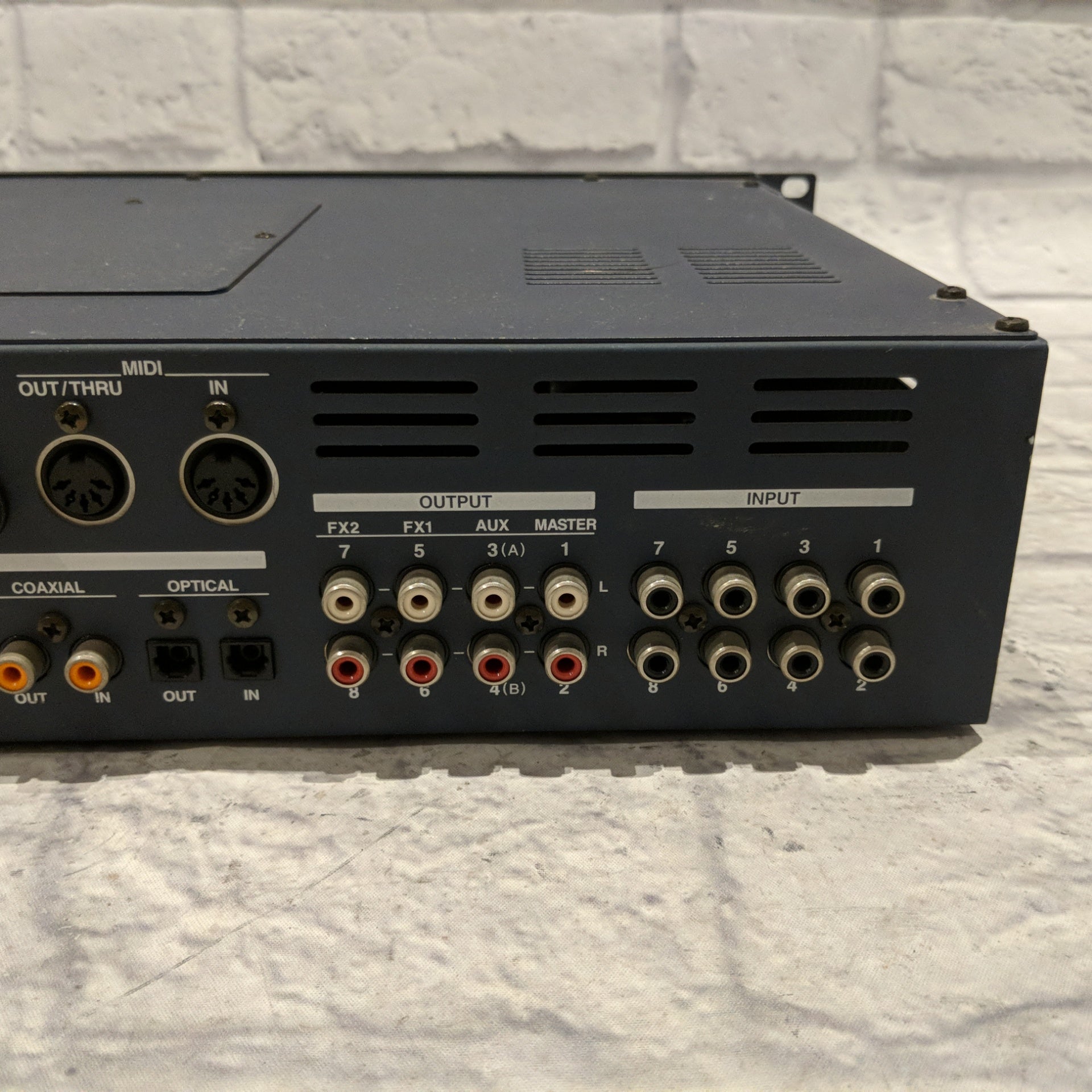 Roland　VSR-880　2U　レコーダー Roland VSR-880 Digital Studio Recorder Rackmount | Reverb