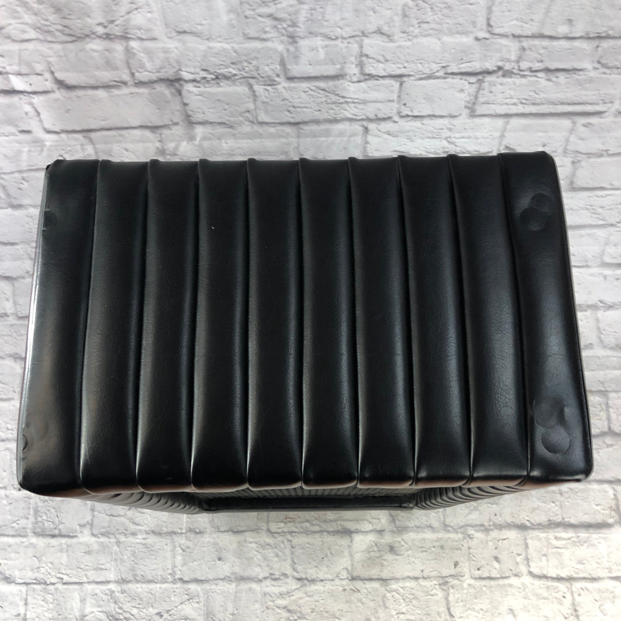 Kustom K100 Tuck & Roll 2x12  Cabinet - Black