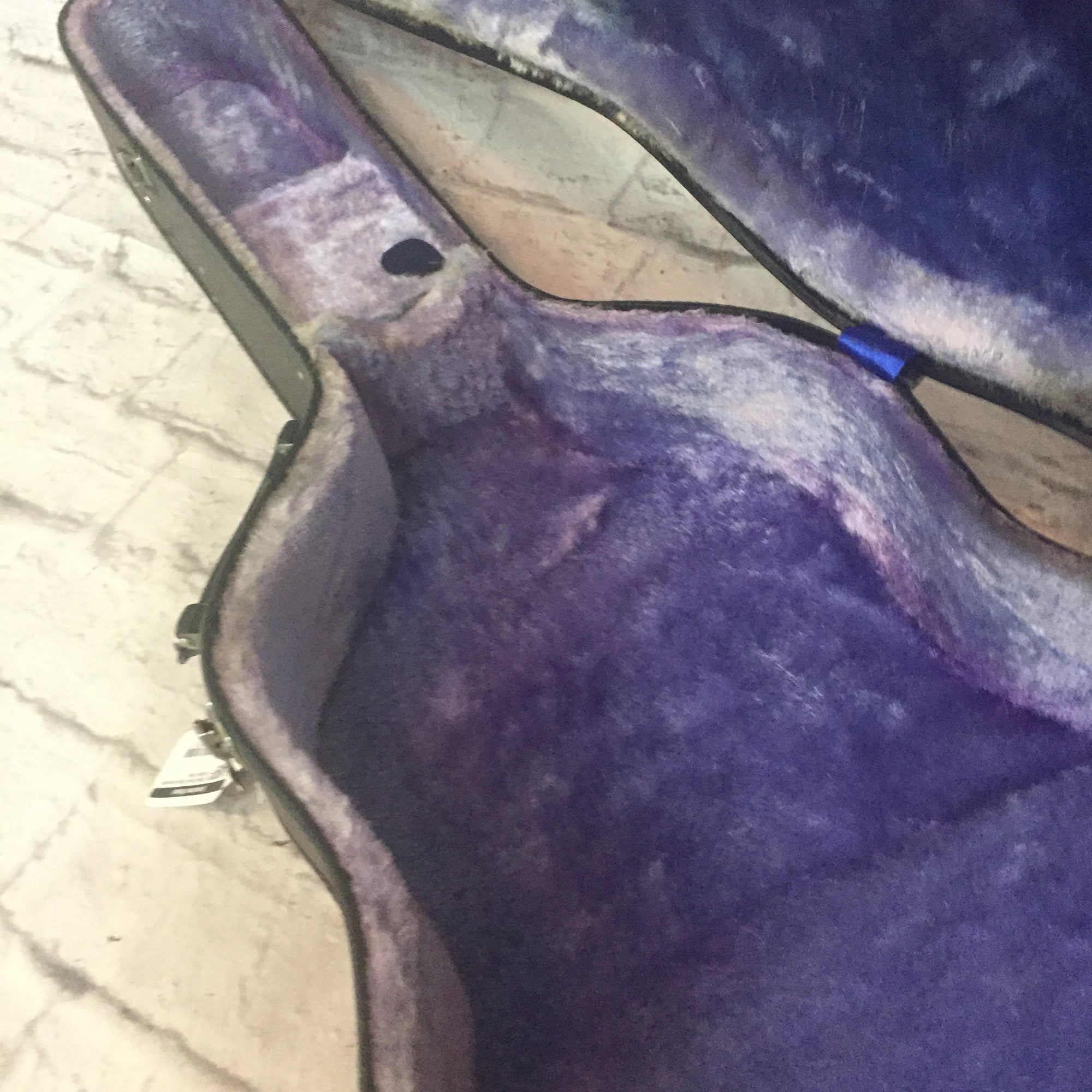 Black Hard Shell Acoustic Guitar Case