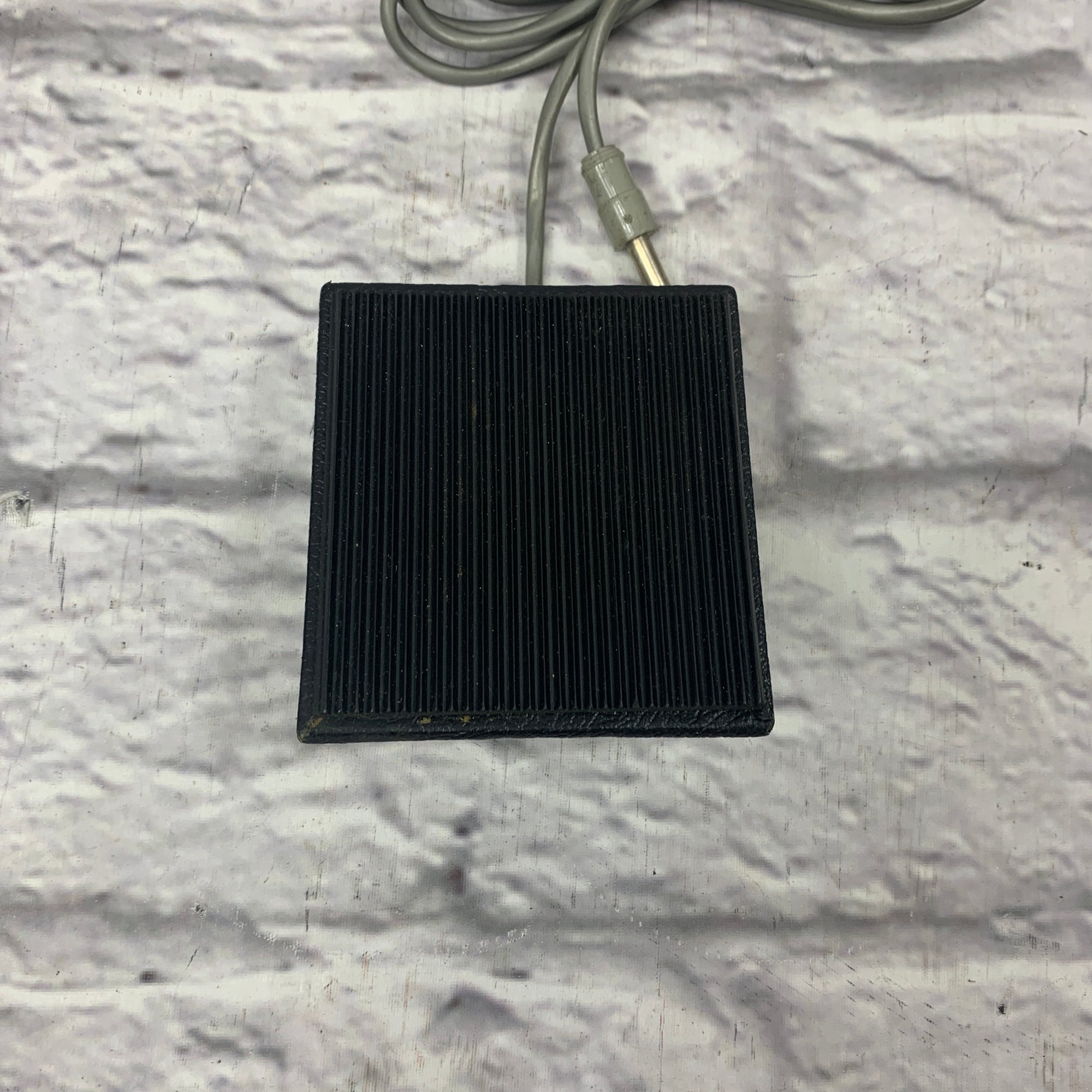 Unknown 2-Button Footswitch