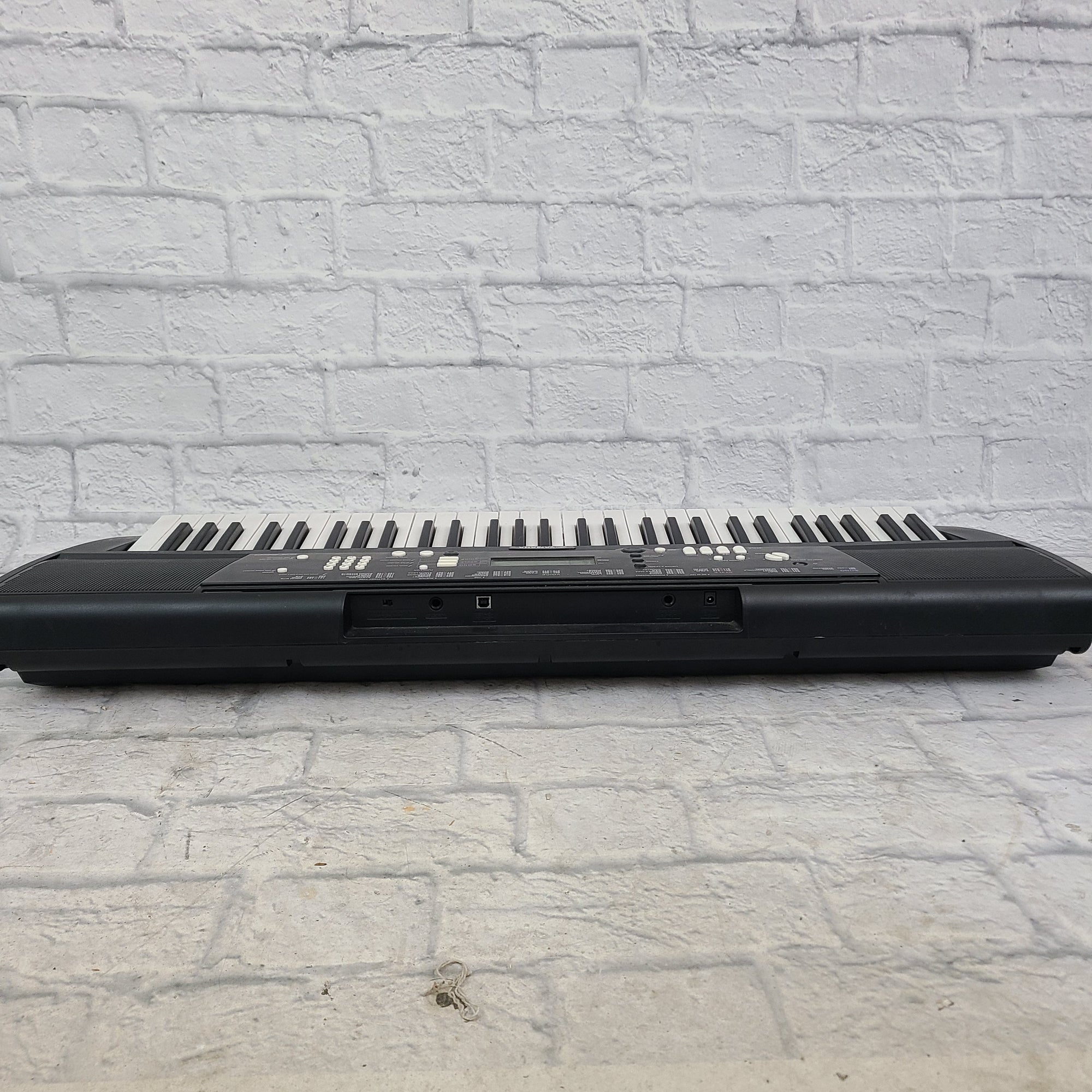 Yamaha EZ-220 キーボード 61鍵 EZ-220AD 61-Key Lighted Portable Keyboard - Yamaha USA