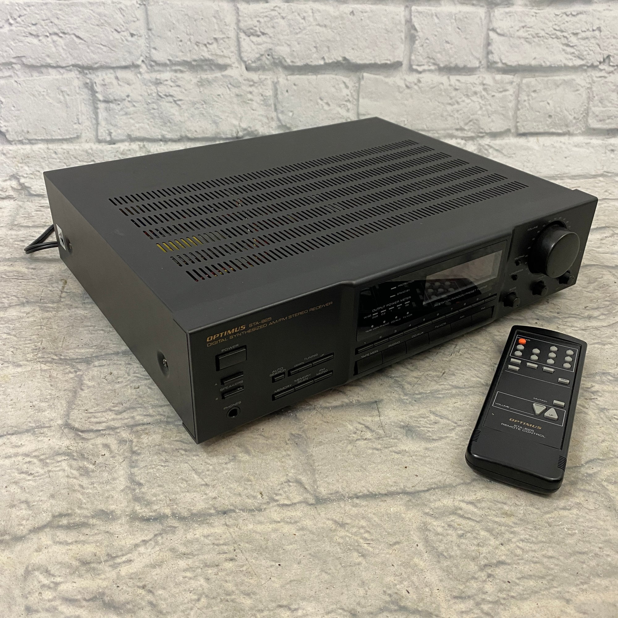 Optimus STA-825 Digital Synthesized AM/FM Digital Audio Receiver