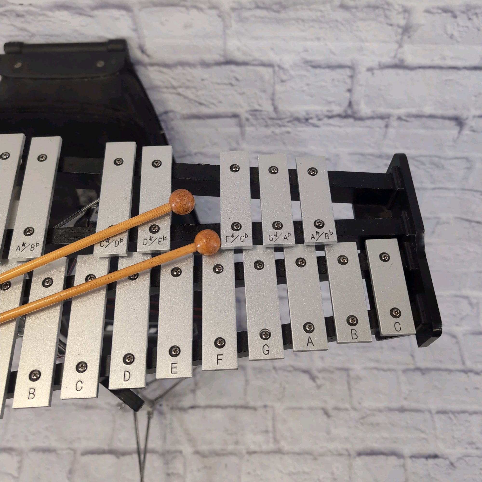 Ludwig Student Bell Kit / Xylophone / Glockenspiel w/ Stand Case & Mallets