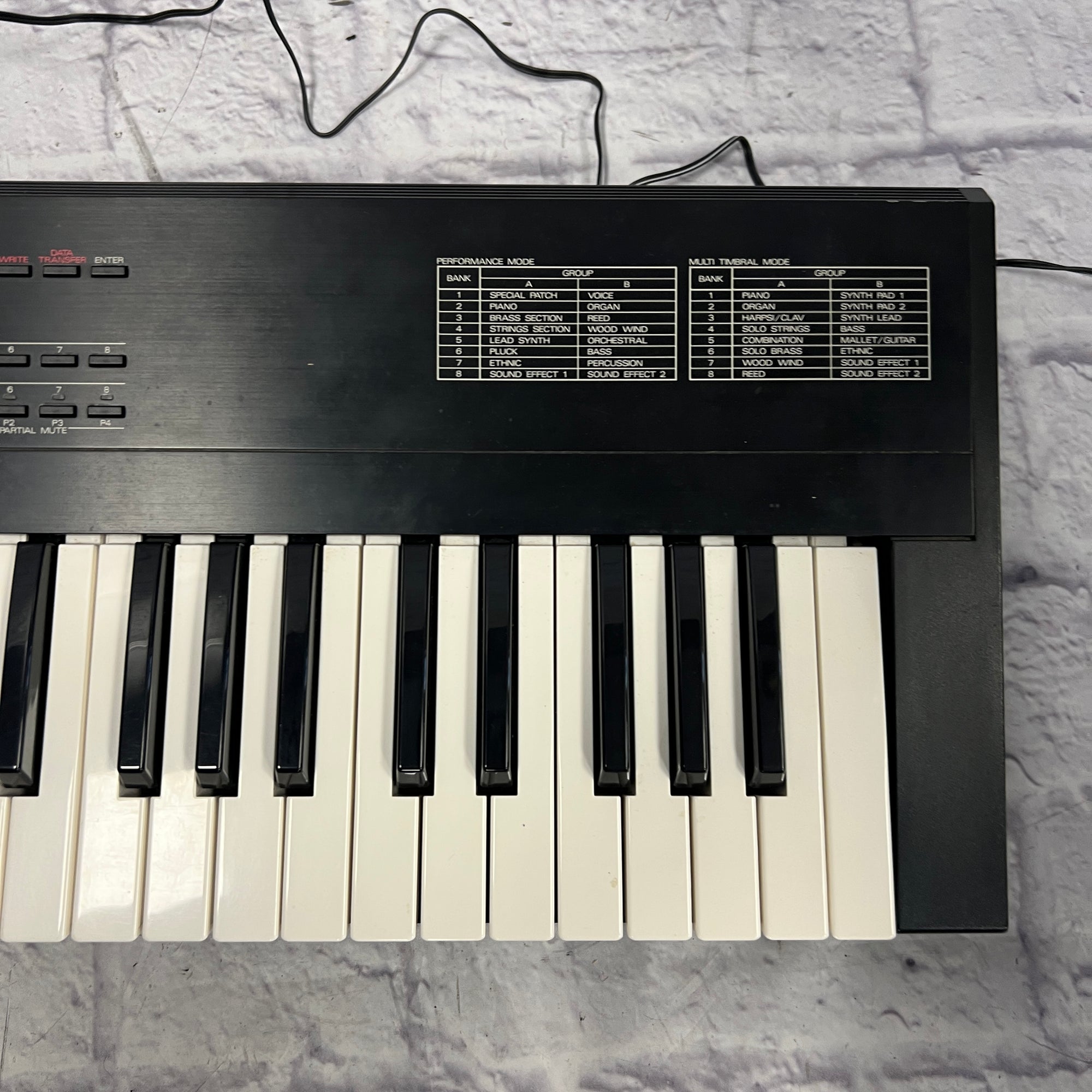 Roland D-5 シンセサイザー 61鍵 Roland D-5 シンセサイザー 61鍵