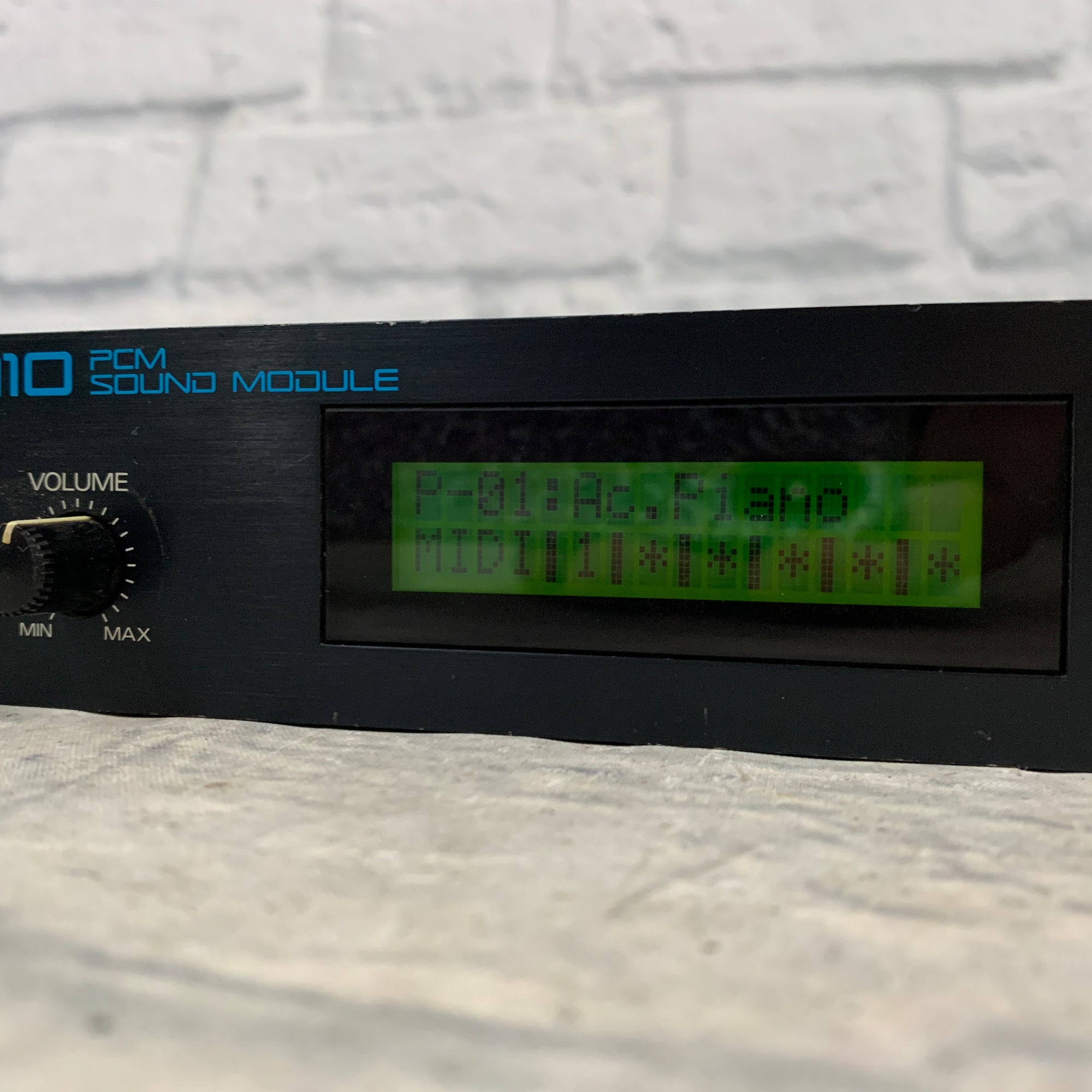 Roland U-110 PCM Rackmount Synth Sound Module