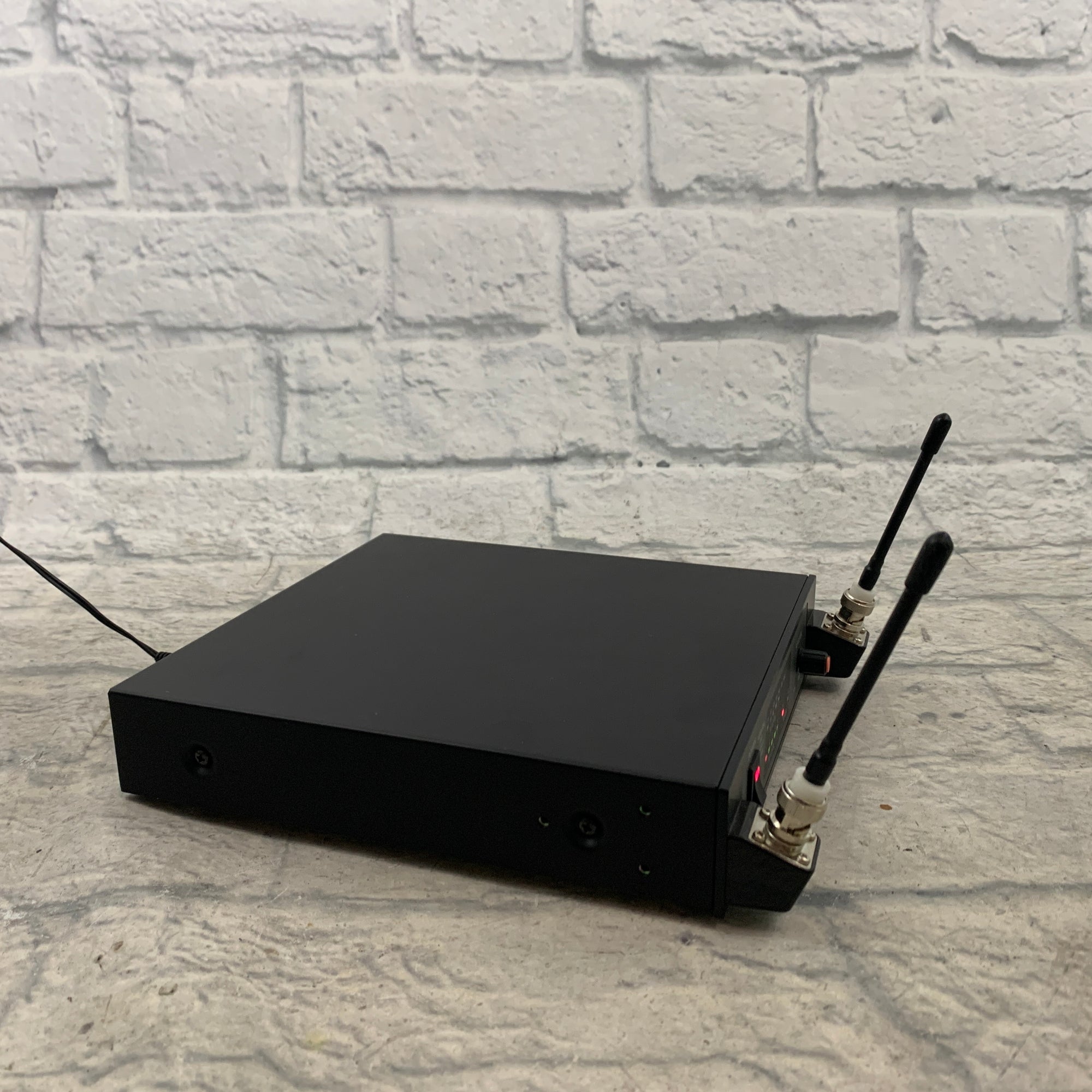 Audio-Technica 1400 Series Wireless UniPak Microphone System
