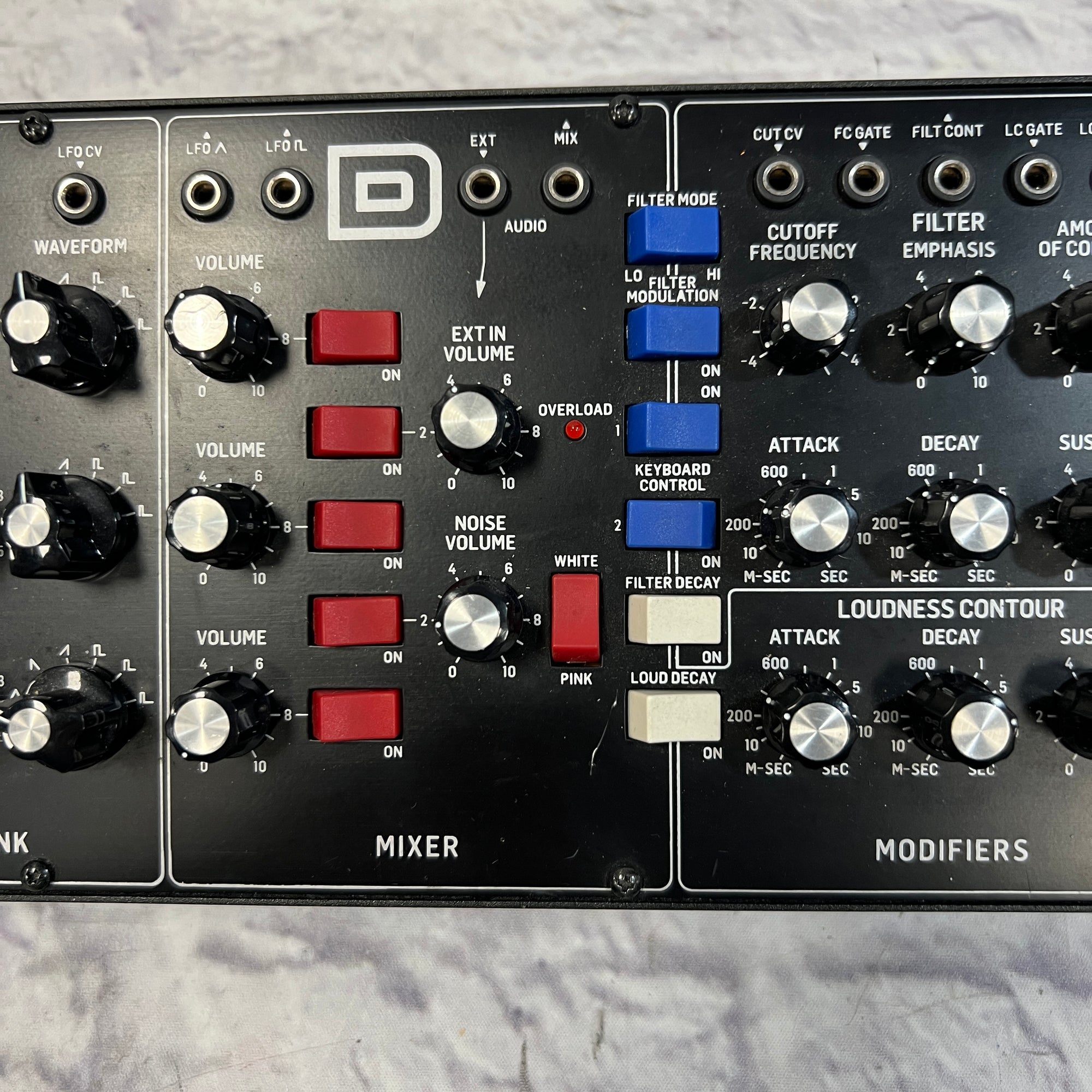 Behringer Model D セミモジュラーシンセ Behringer Model D Analog Synthesizer | Guitar Center