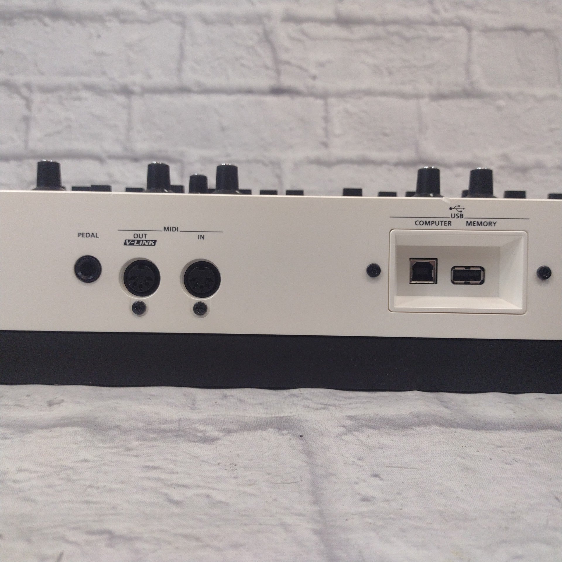 Roland SH-01 Gaia 37-Key Digital Synthesizer