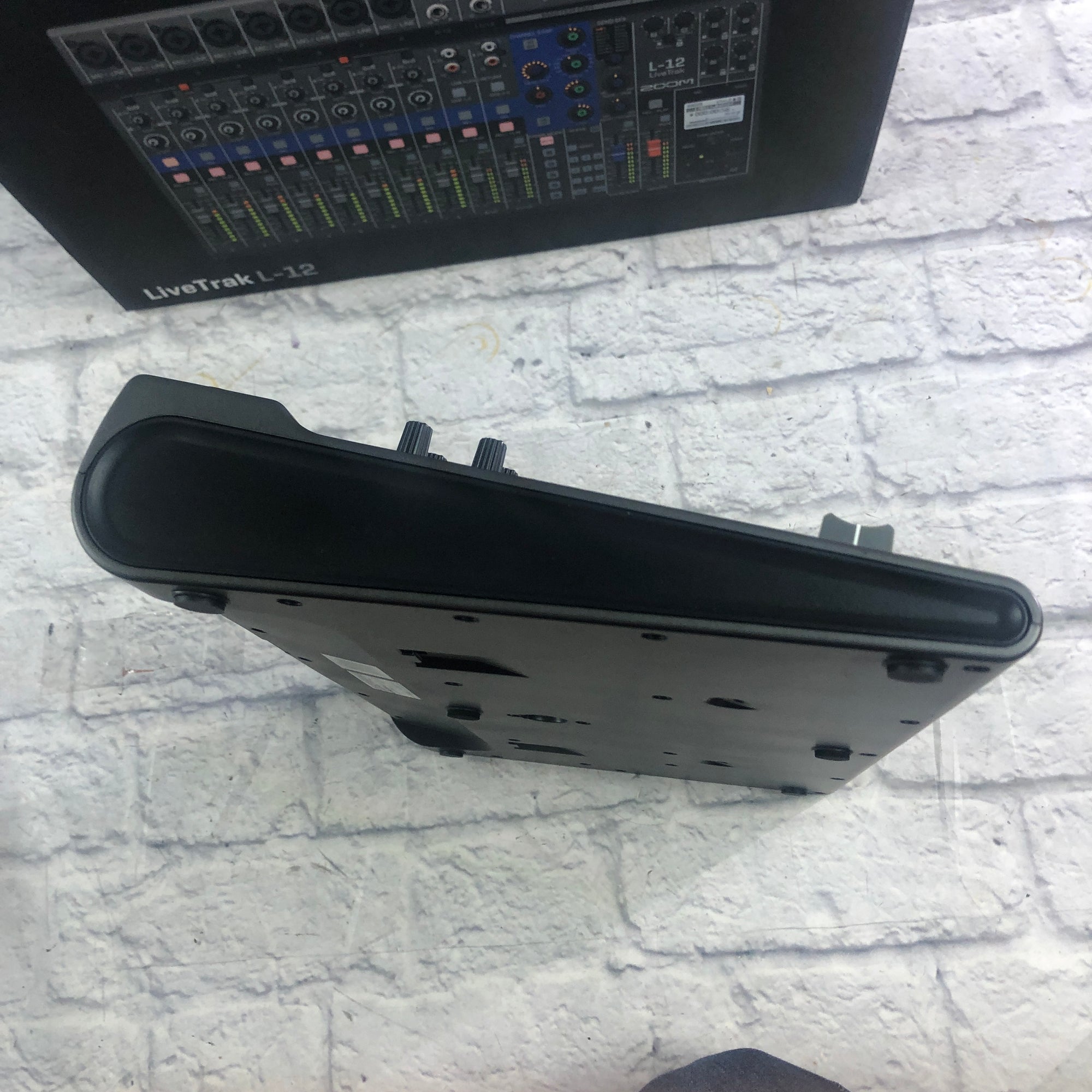 Zoom L-12 LiveTrak Digital Mixer