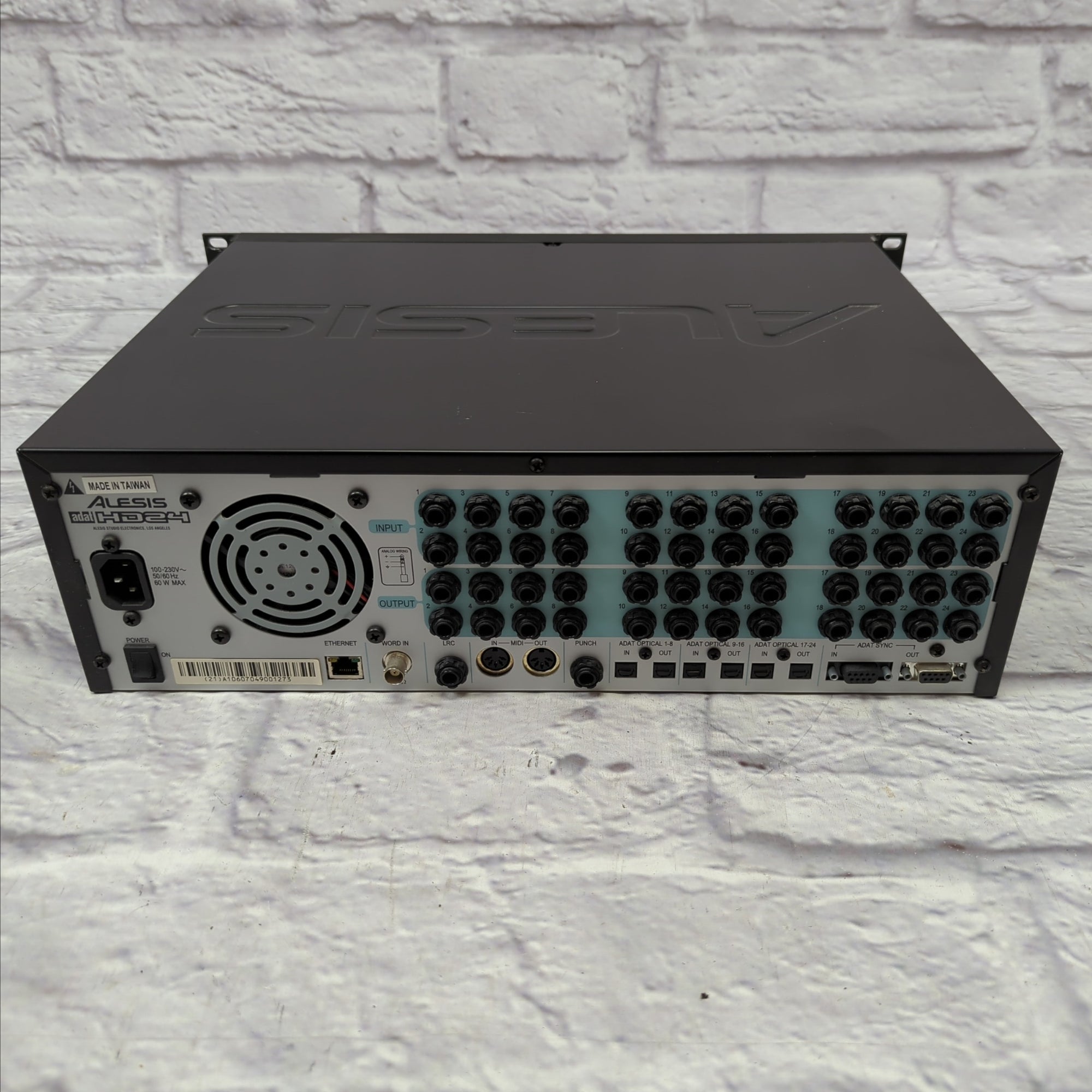 Alesis HD24XR Rackmount 24-Track 96kHz Hard Disk Audio Recorder with Fireport 1394