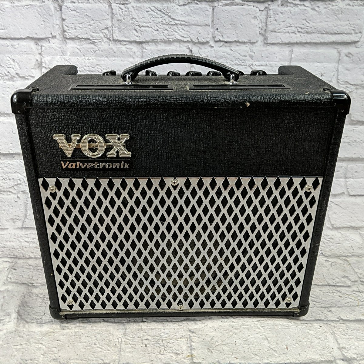 Vox Valvetronix Guitar Combo Amp