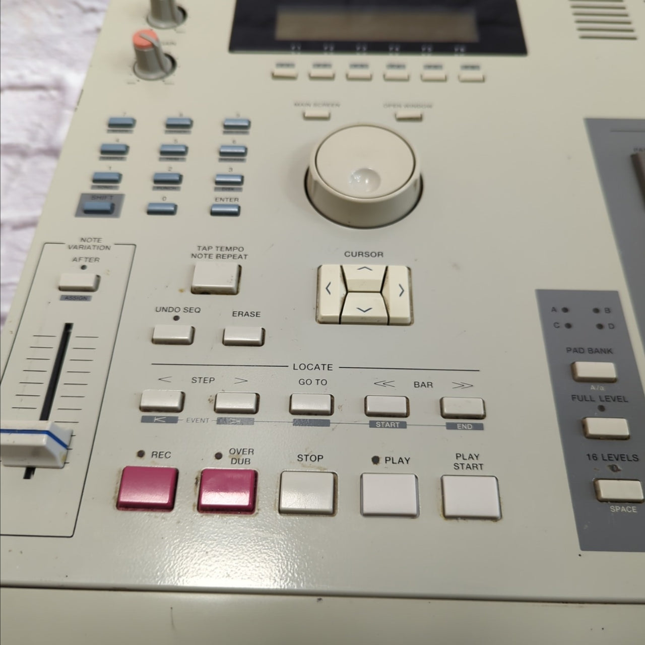 Akai MPC2000 Production Center