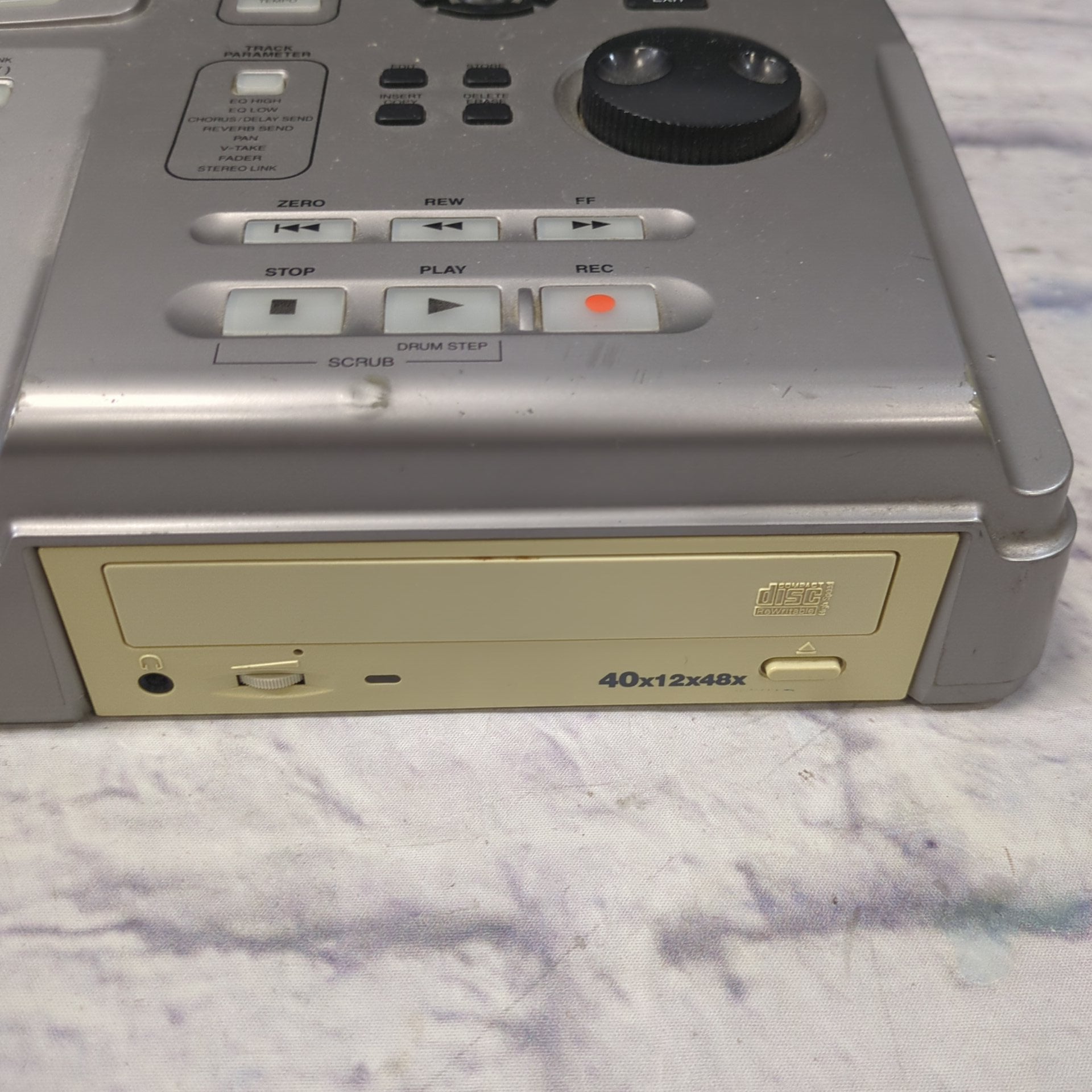 Zoom MRS-802B Digital Multitrack Recorder with CD Burner - Evolution Music