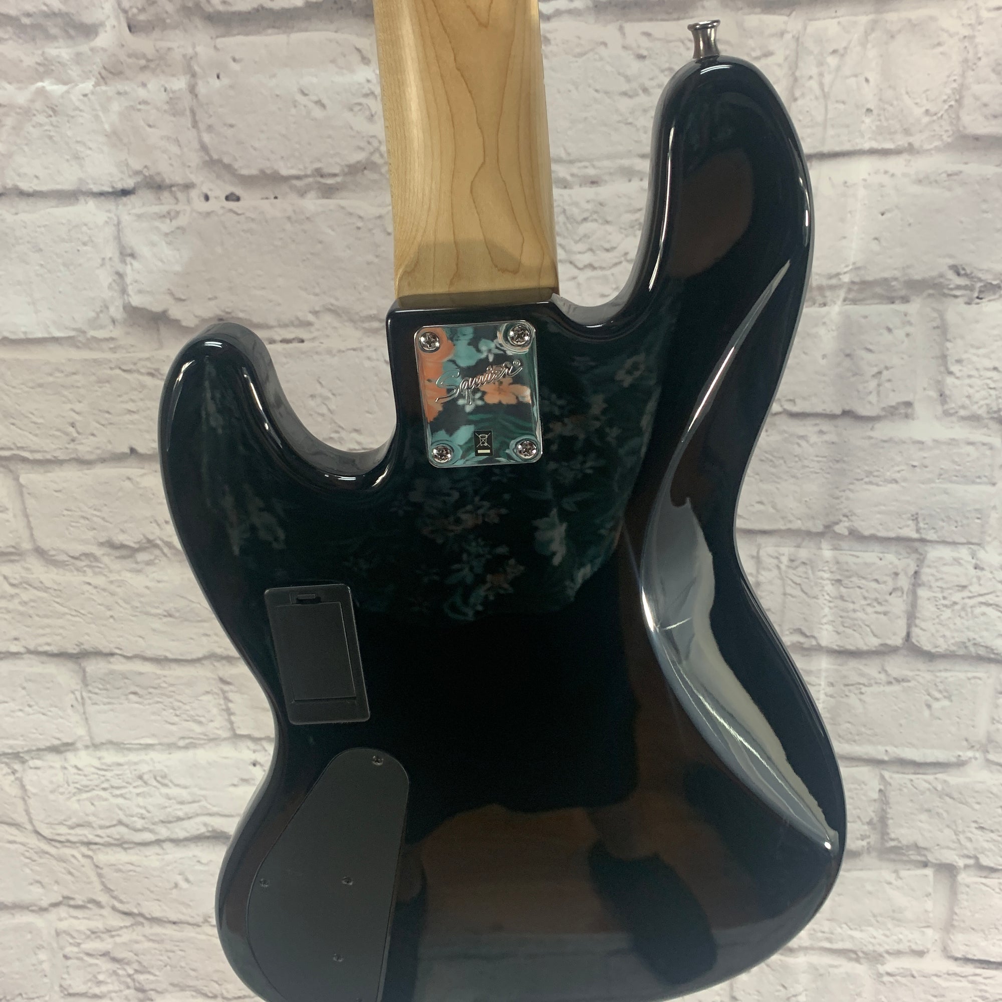 ベース squier Deluxe Jazz Bass Active Fender Squier Jazz Deluxe Active V - What To Know & Where To Buy