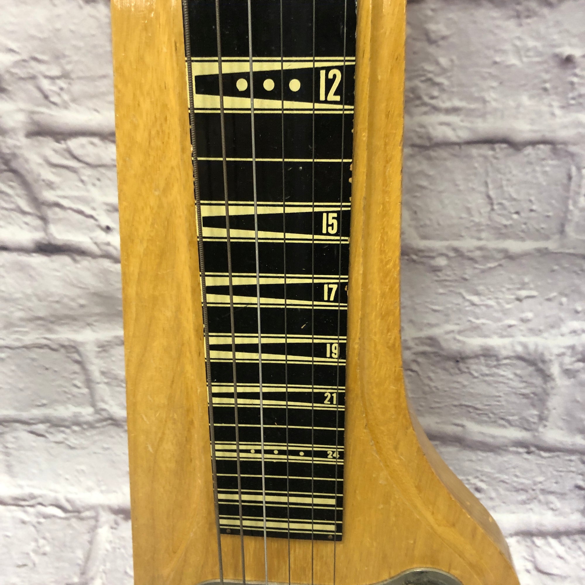 Gibson Vintage Skylark Lap Steel with Case